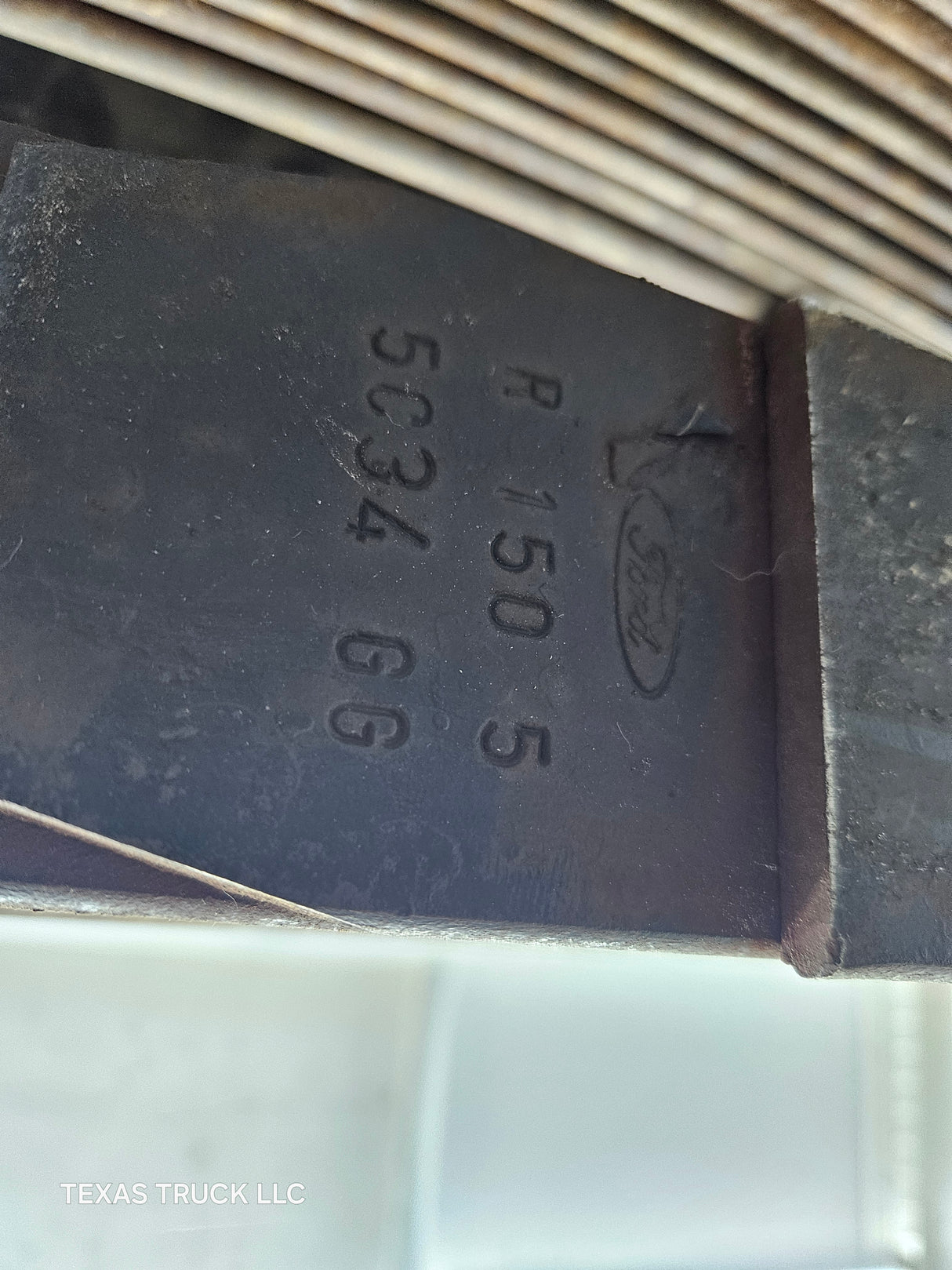 1999-2007 Ford F250 F350 F450 F550 Super Duty Rear Leaf Springs Pair