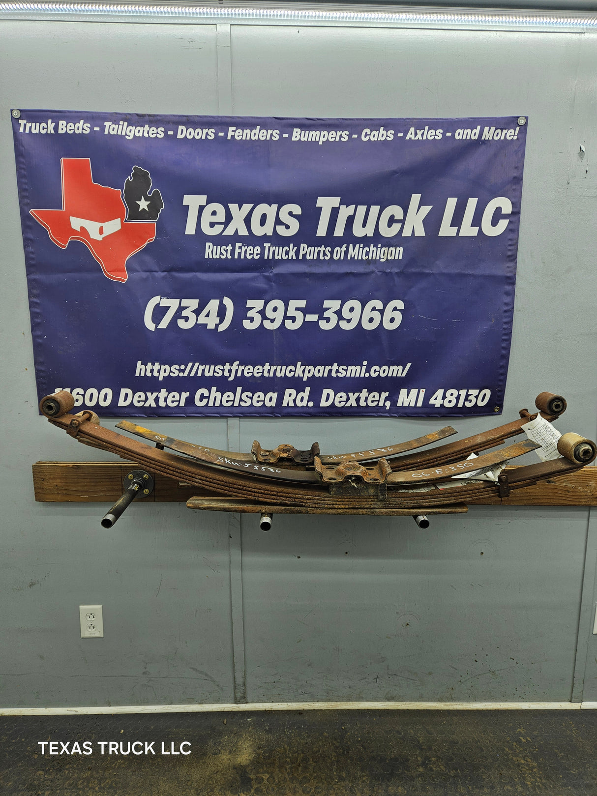1999-2007 Ford F250 F350 Super Duty Rear Leaf Springs Pair