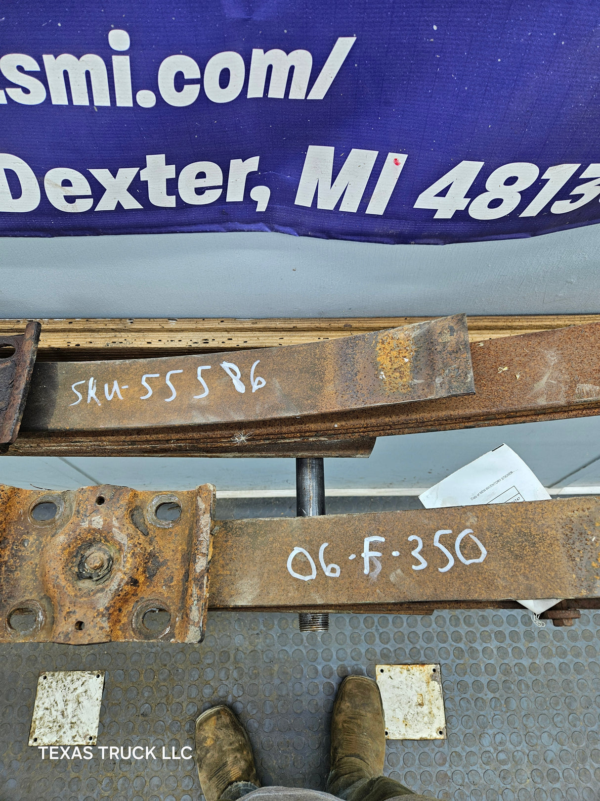 1999-2007 Ford F250 F350 Super Duty Rear Leaf Springs Pair