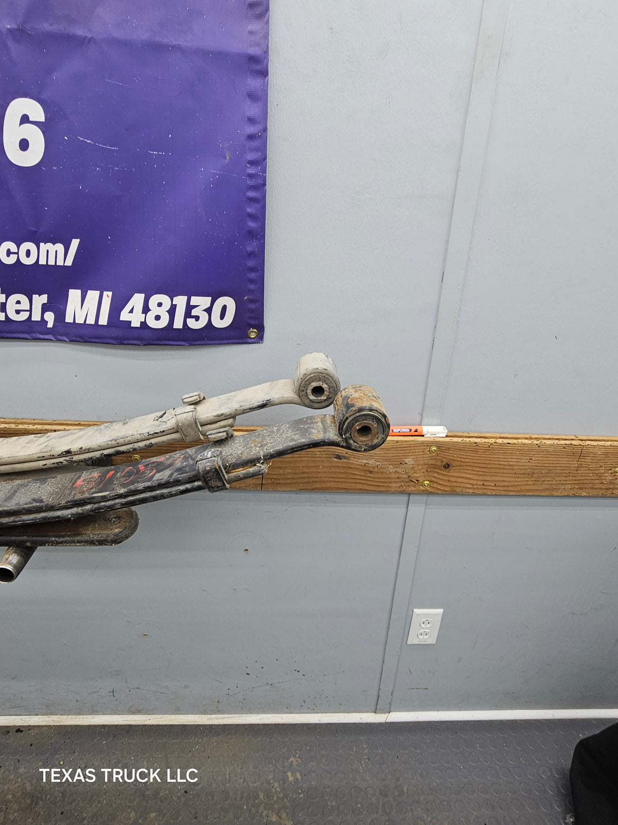 2011-2016 Ford F250 F350 Super Duty Rear Leaf Springs Pair BC345560FE