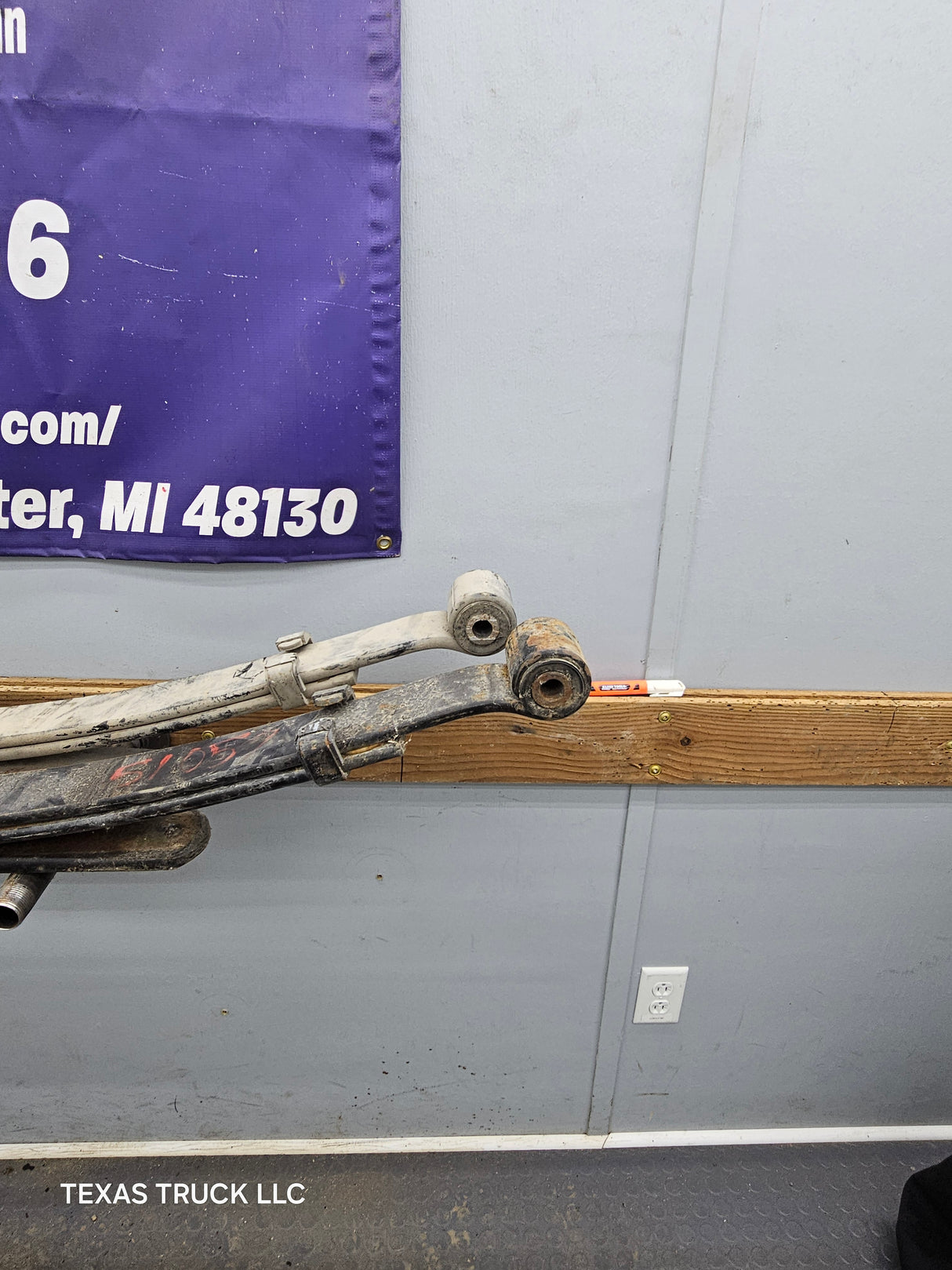 2011-2016 Ford F250 F350 Super Duty Rear Leaf Springs Pair BC345560FE