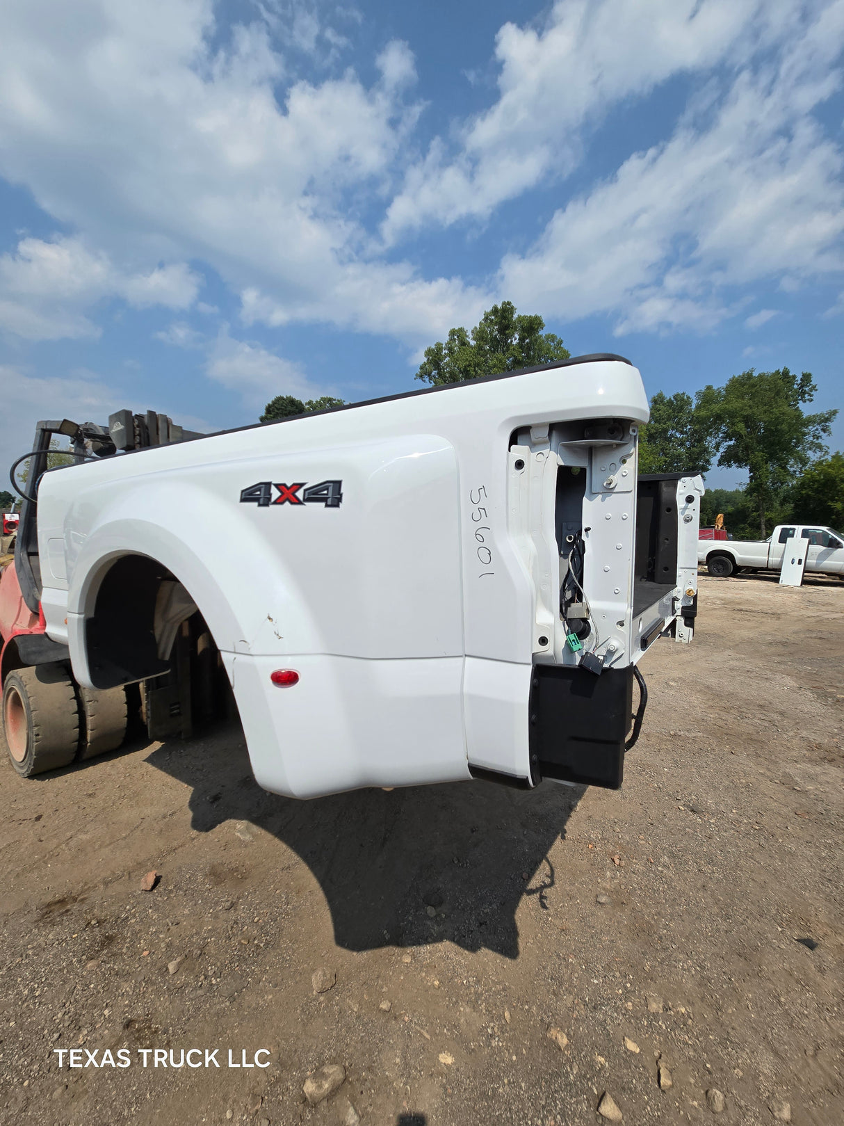 2017-2022 Ford Super Duty F350 F450 F550 8' Dually Bed - Oxford White