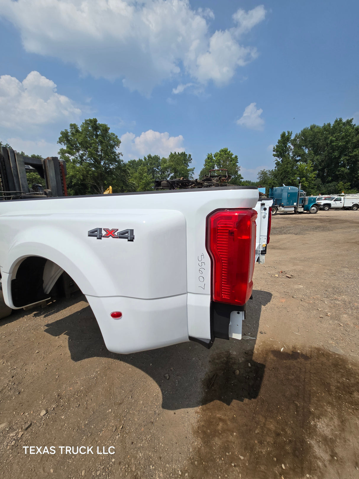 2023-2025 Ford Super Duty F350 F450 F550 8' Dually Truck Bed - Oxford White