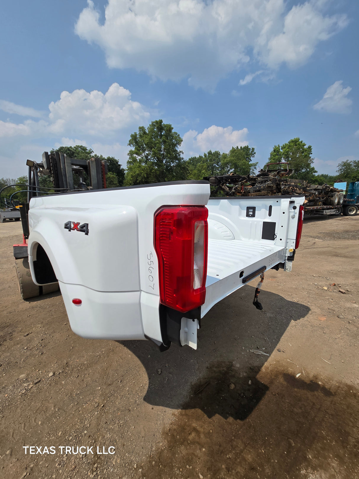 2023-2025 Ford Super Duty F350 F450 F550 8' Dually Truck Bed - Oxford White