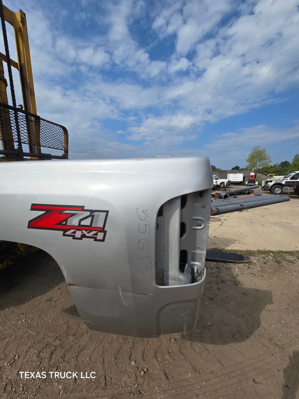 2007-2013 Chevrolet Silverado 1500 5' 8" Short Truck Bed - Silver