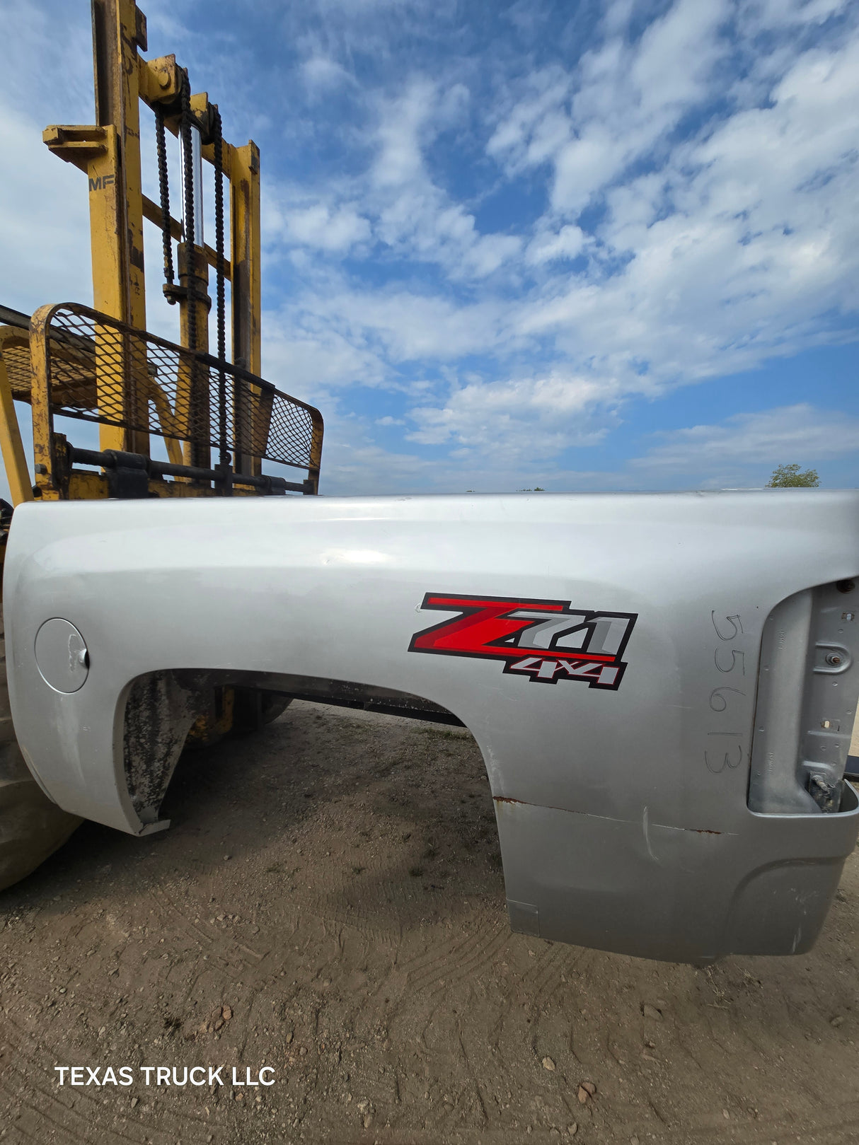 2007-2013 Chevrolet Silverado 1500 5' 8" Short Truck Bed - Silver