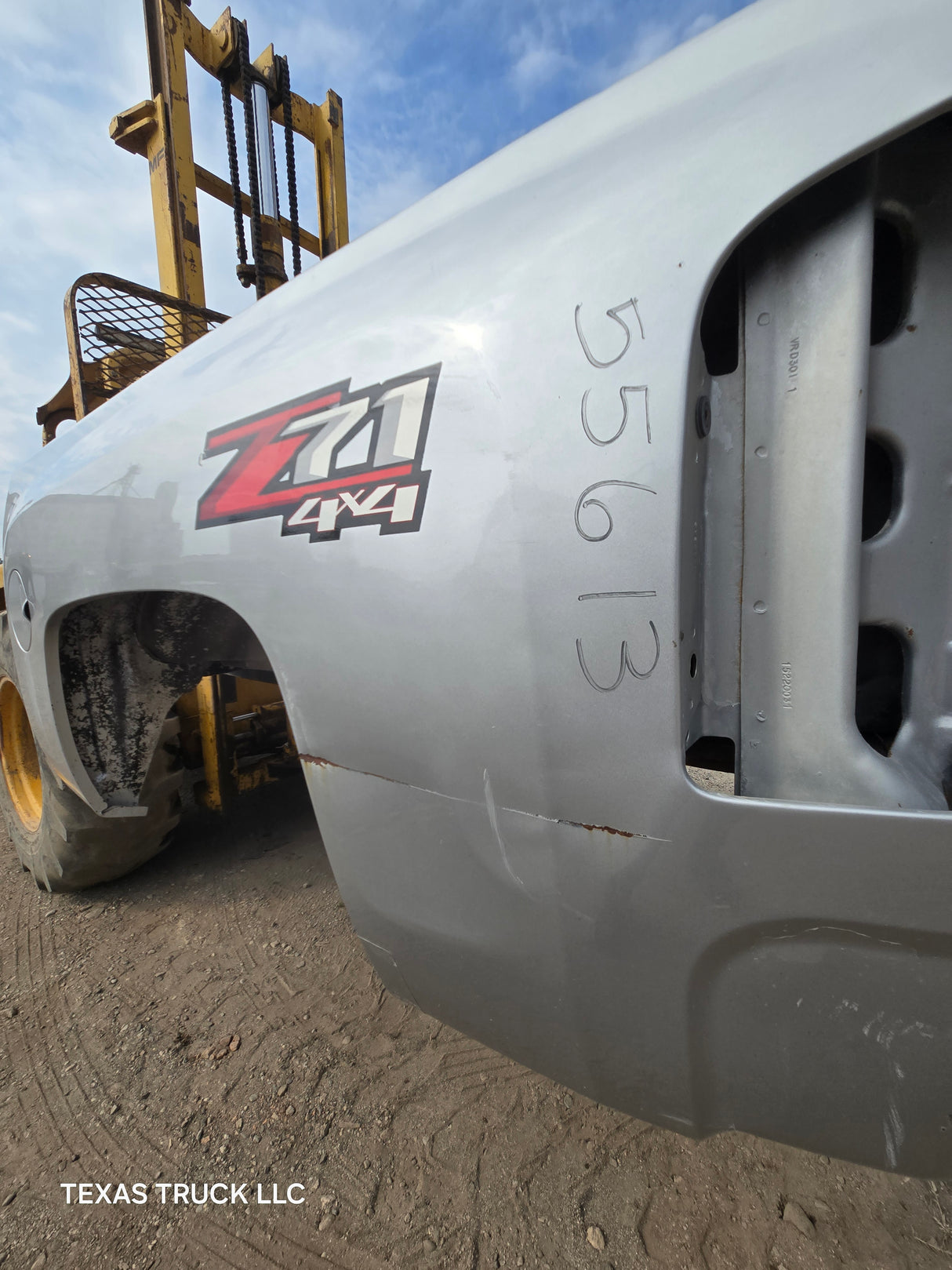 2007-2013 Chevrolet Silverado 1500 5' 8" Short Truck Bed - Silver