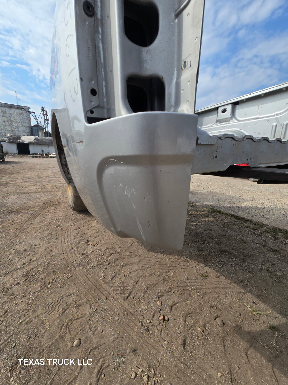 2007-2013 Chevrolet Silverado 1500 5' 8" Short Truck Bed - Silver