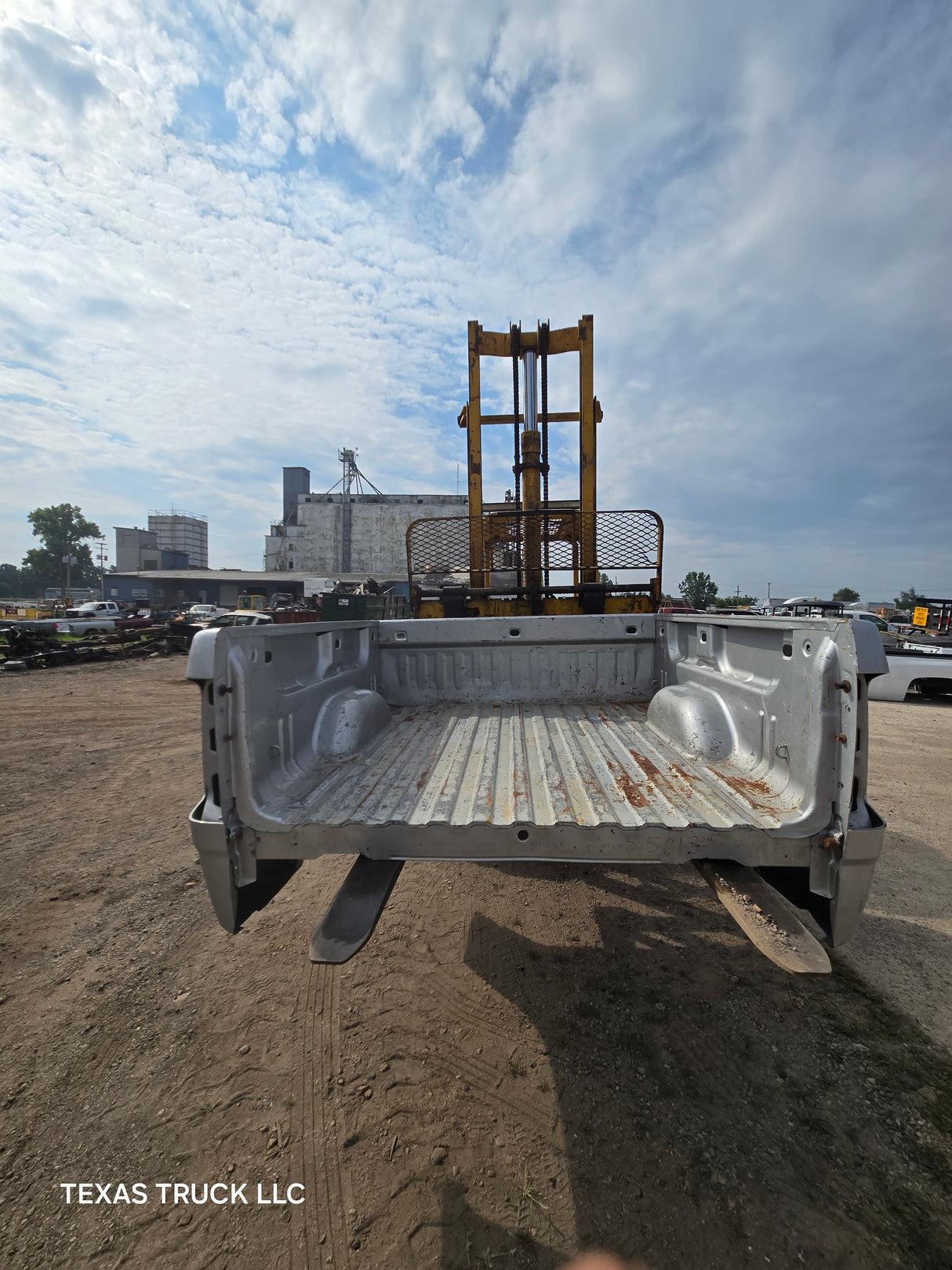 2007-2013 Chevrolet Silverado 1500 5' 8" Short Truck Bed - Silver