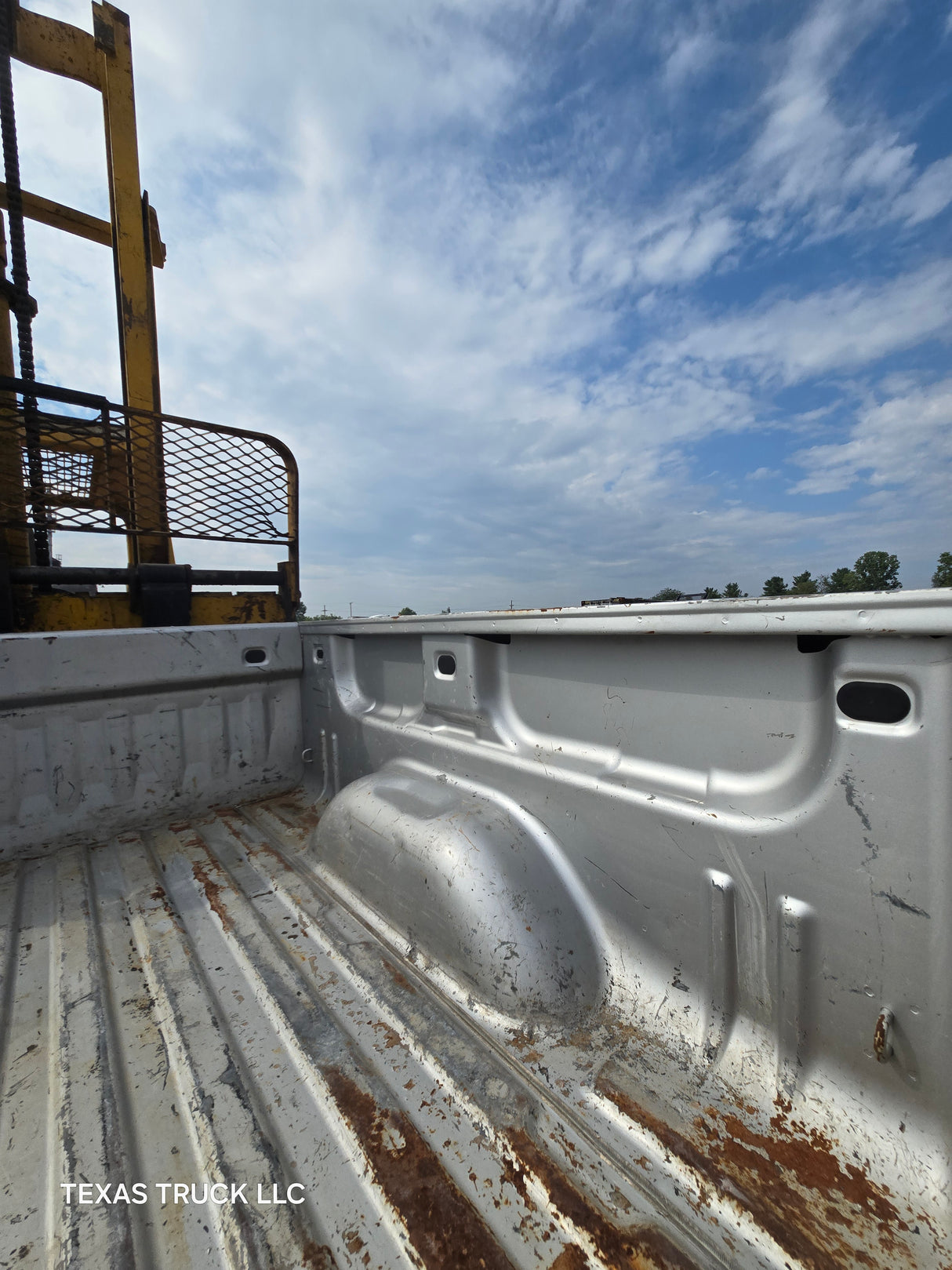 2007-2013 Chevrolet Silverado 1500 5' 8" Short Truck Bed - Silver