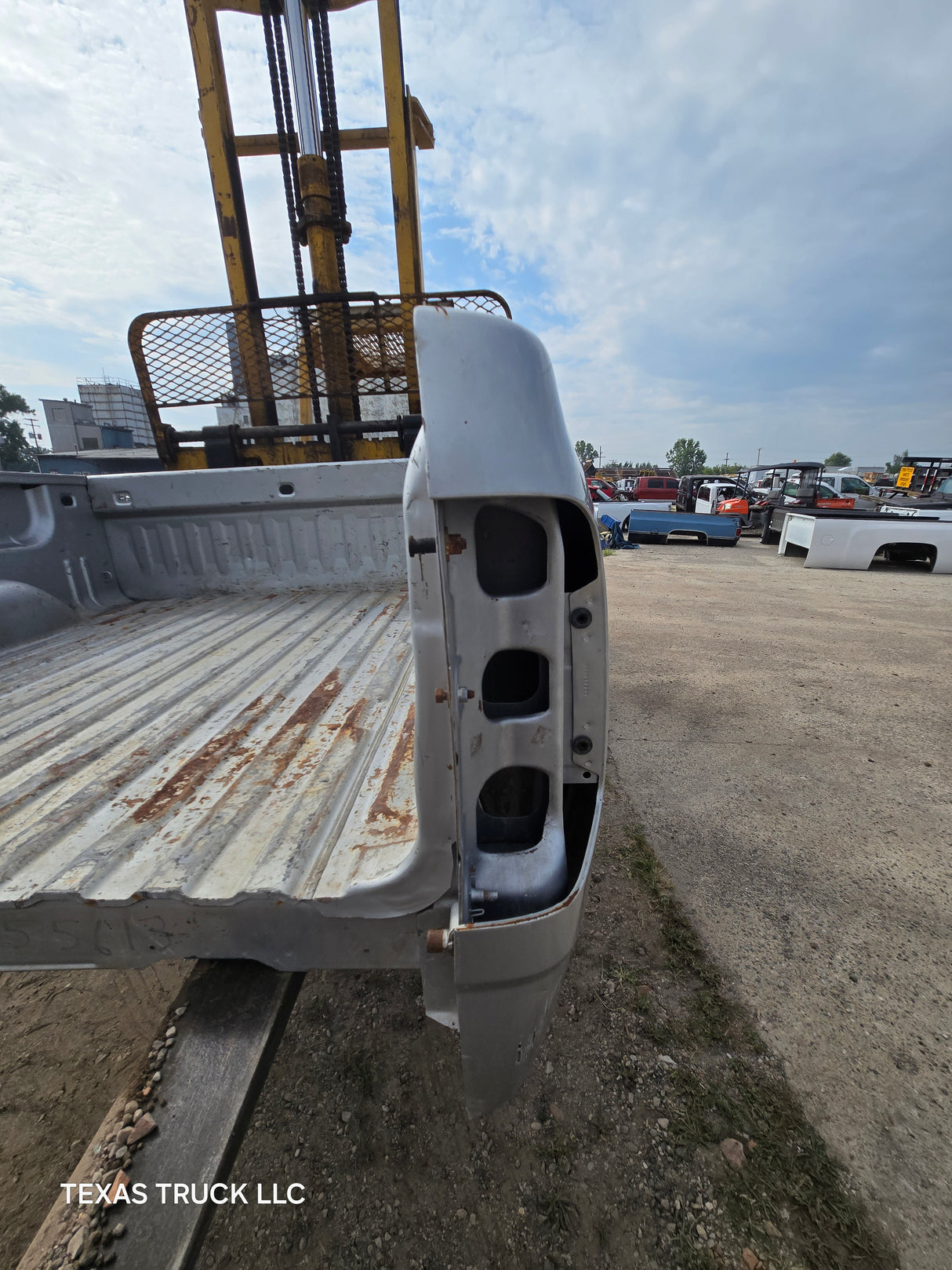 2007-2013 Chevrolet Silverado 1500 5' 8" Short Truck Bed - Silver