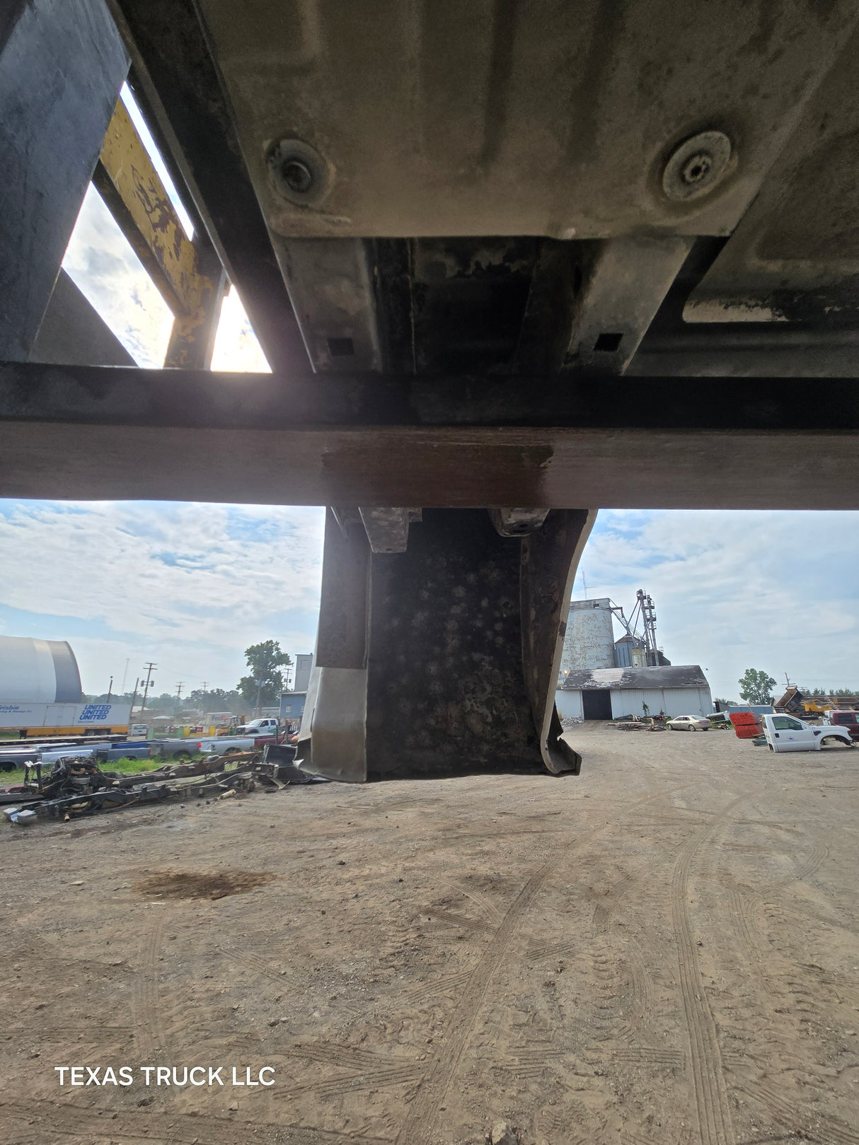 2007-2013 Chevrolet Silverado 1500 5' 8" Short Truck Bed - Silver