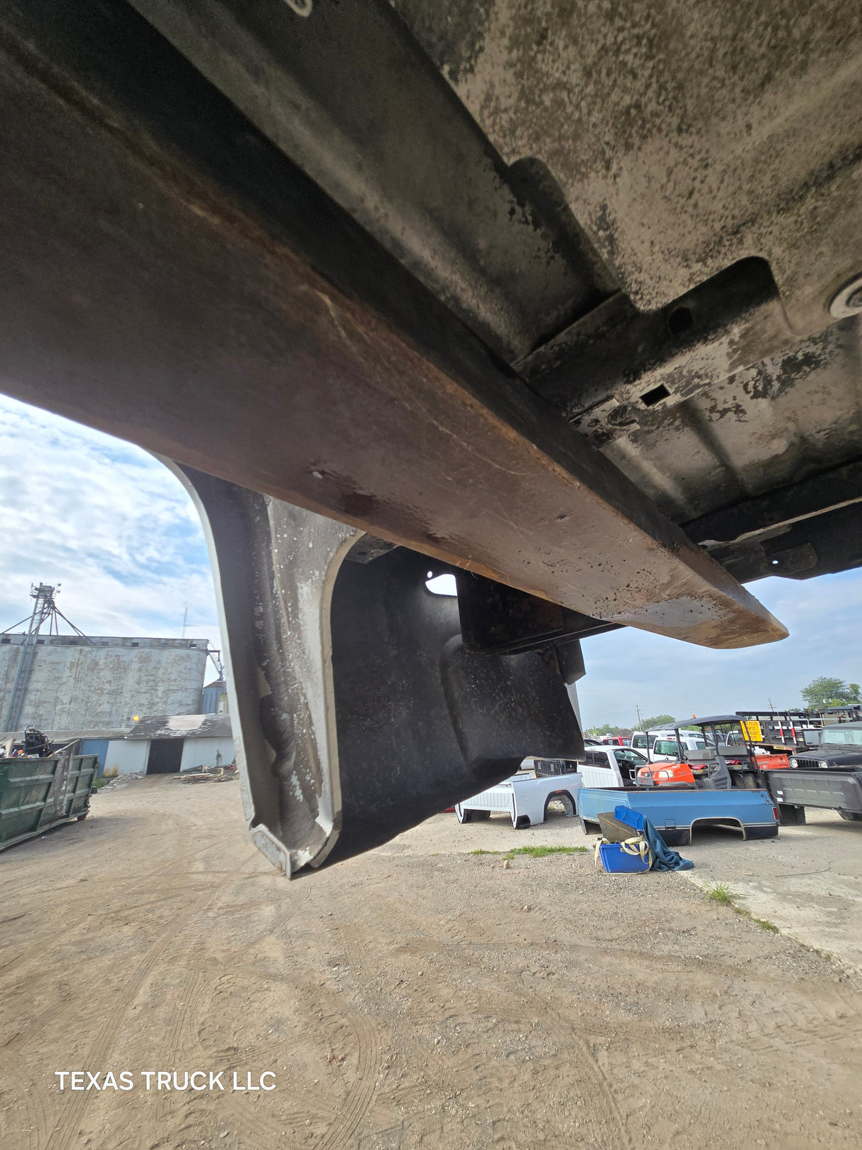 2007-2013 Chevrolet Silverado 1500 5' 8" Short Truck Bed - Silver