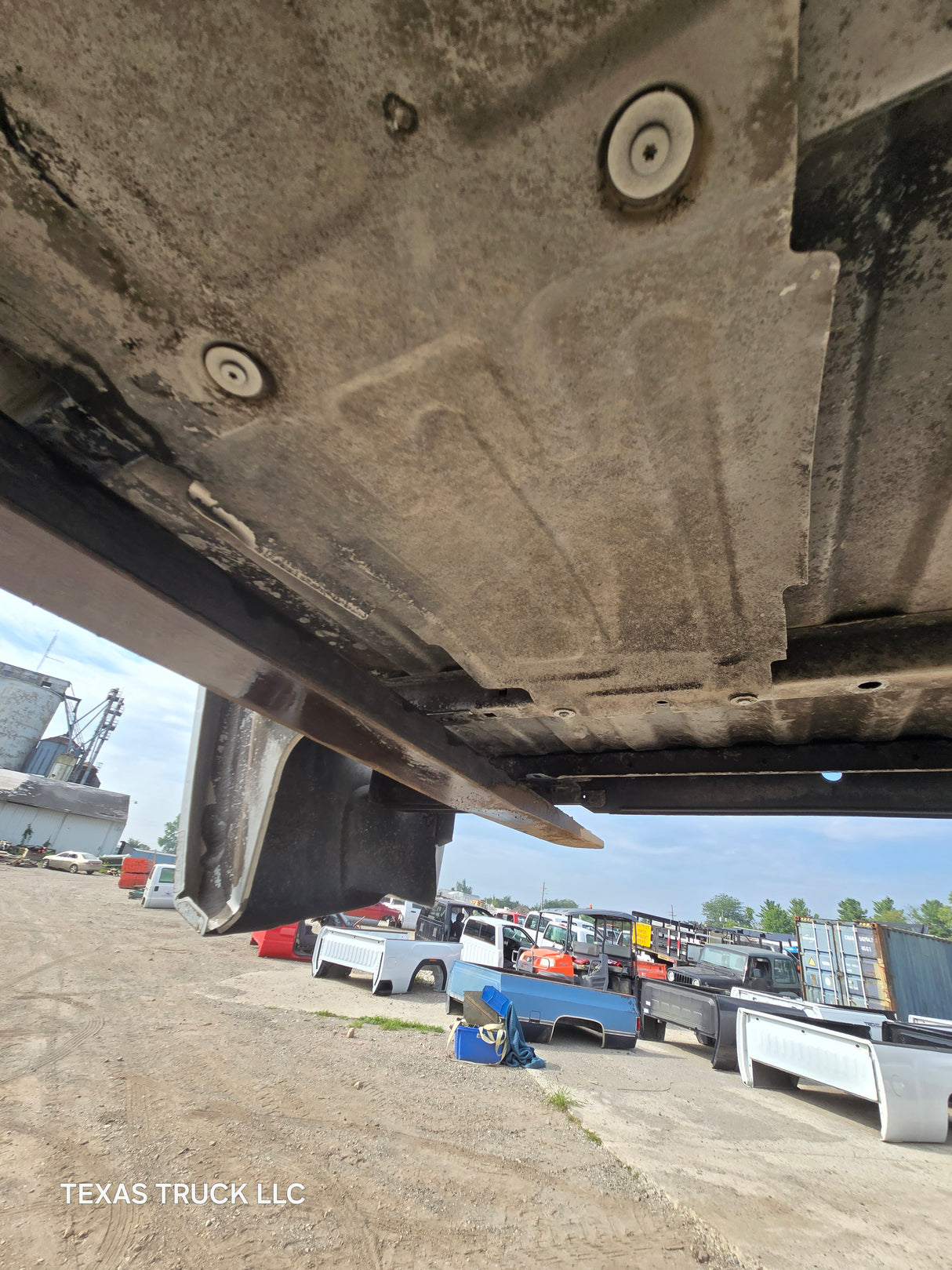 2007-2013 Chevrolet Silverado 1500 5' 8" Short Truck Bed - Silver