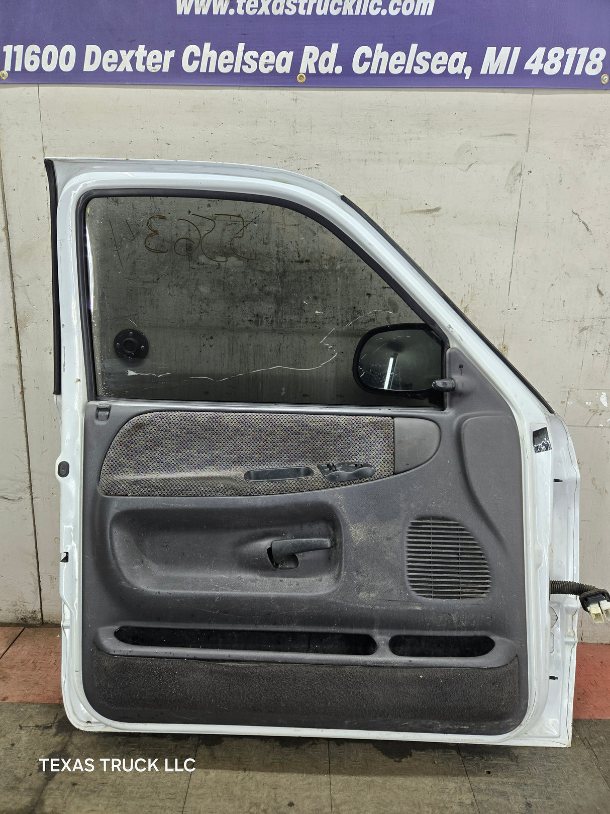 1994-2002 Dodge Ram 2nd Gen LH Driver Side Front Extended Cab Door 1500 2500 3500 ROUND CORNER - White