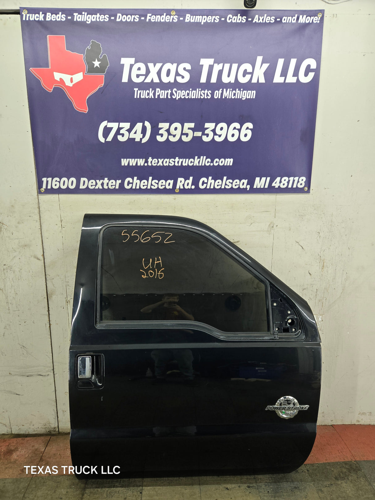 2012-2016 Ford Super Duty Passenger Side Front Door RH F250 F350 F450 F550 - Black