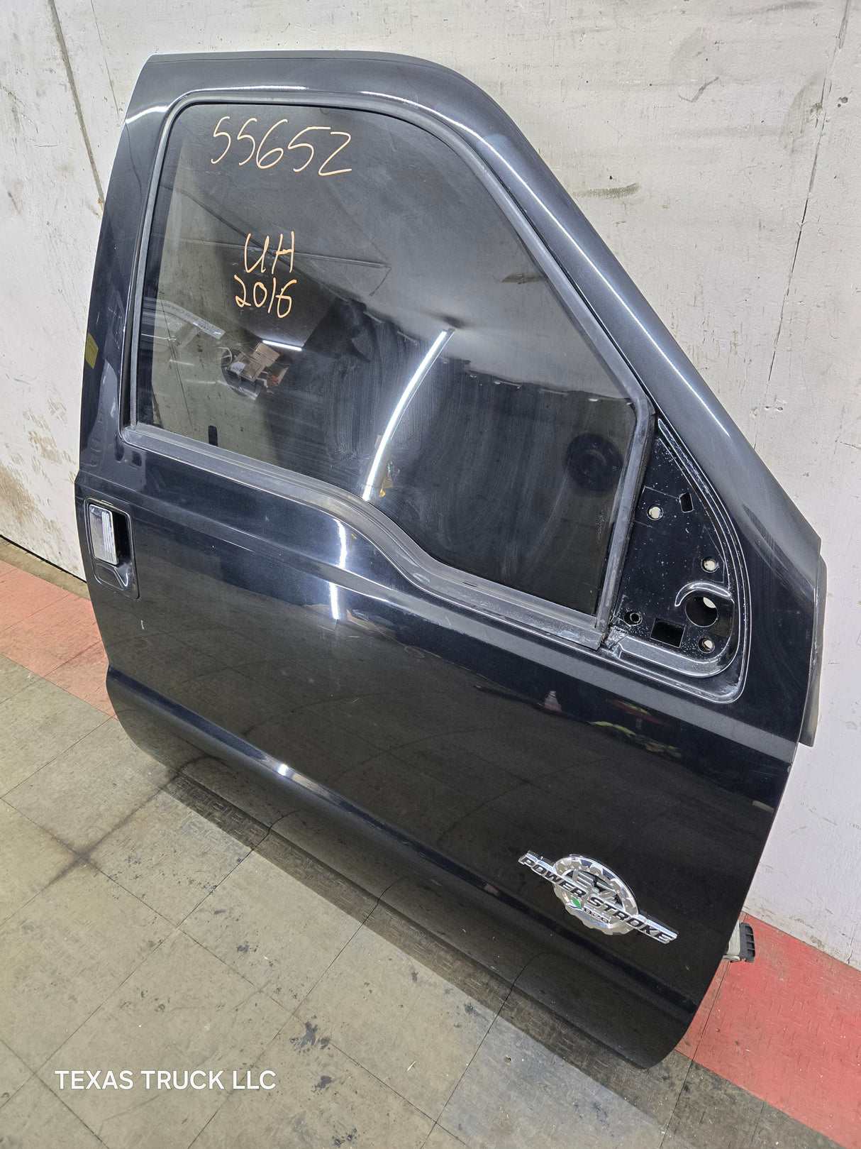 2012-2016 Ford Super Duty Passenger Side Front Door RH F250 F350 F450 F550 - Black