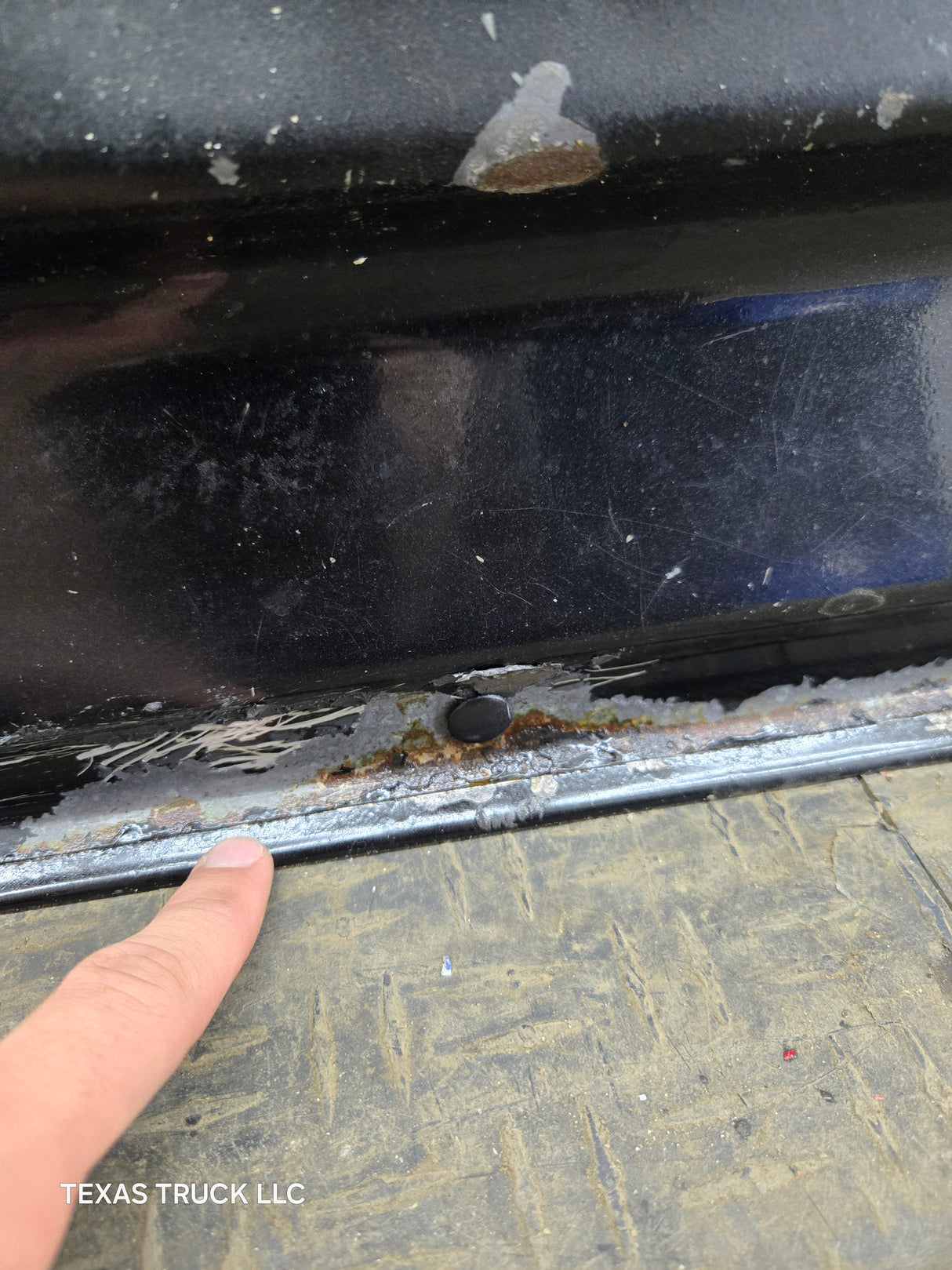 2012-2016 Ford Super Duty Passenger Side Front Door RH F250 F350 F450 F550 - Black