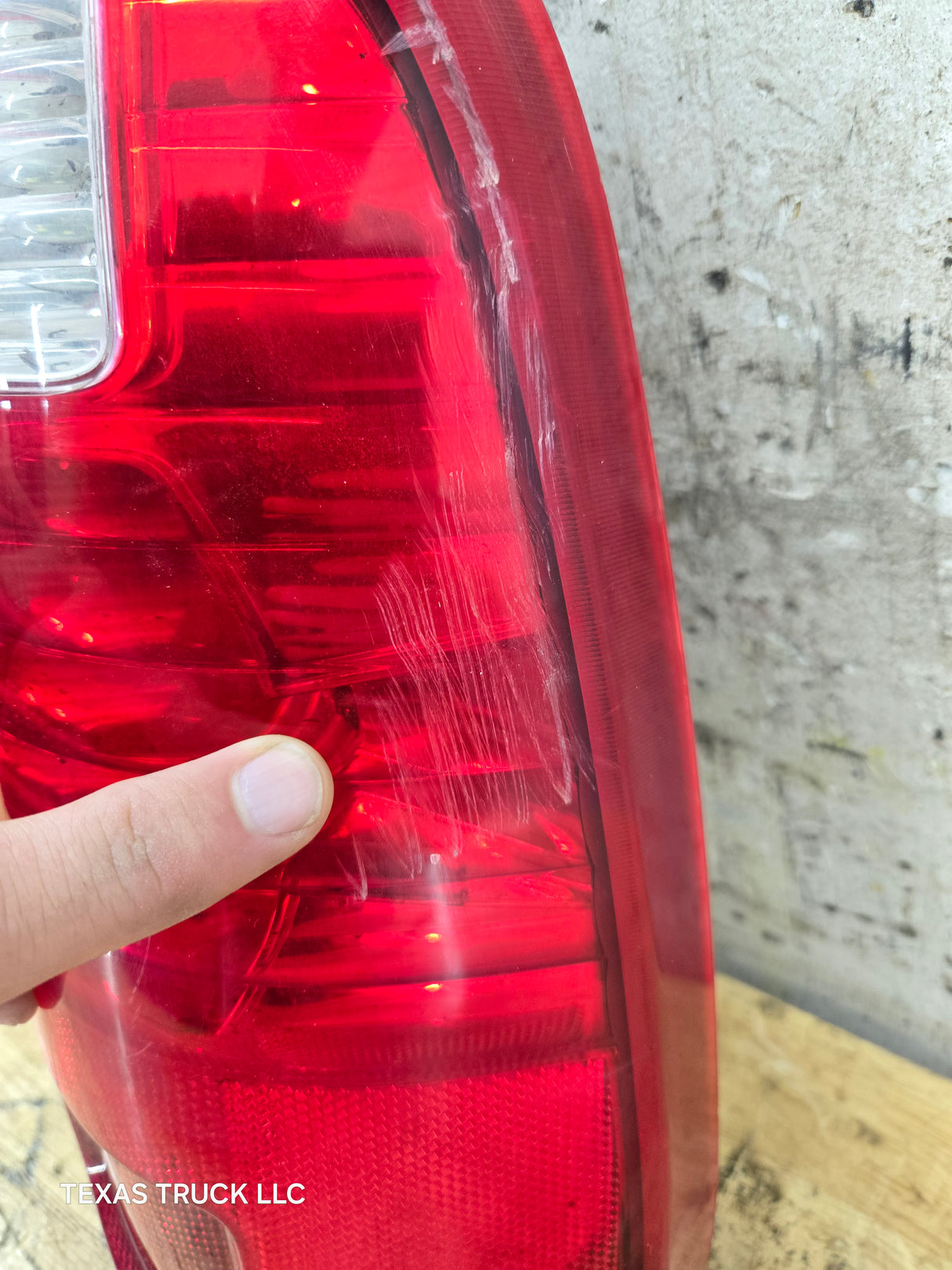 2008-2016 Ford Super Duty F250 F350 F450 F550 RH Passenger Side Tail Light