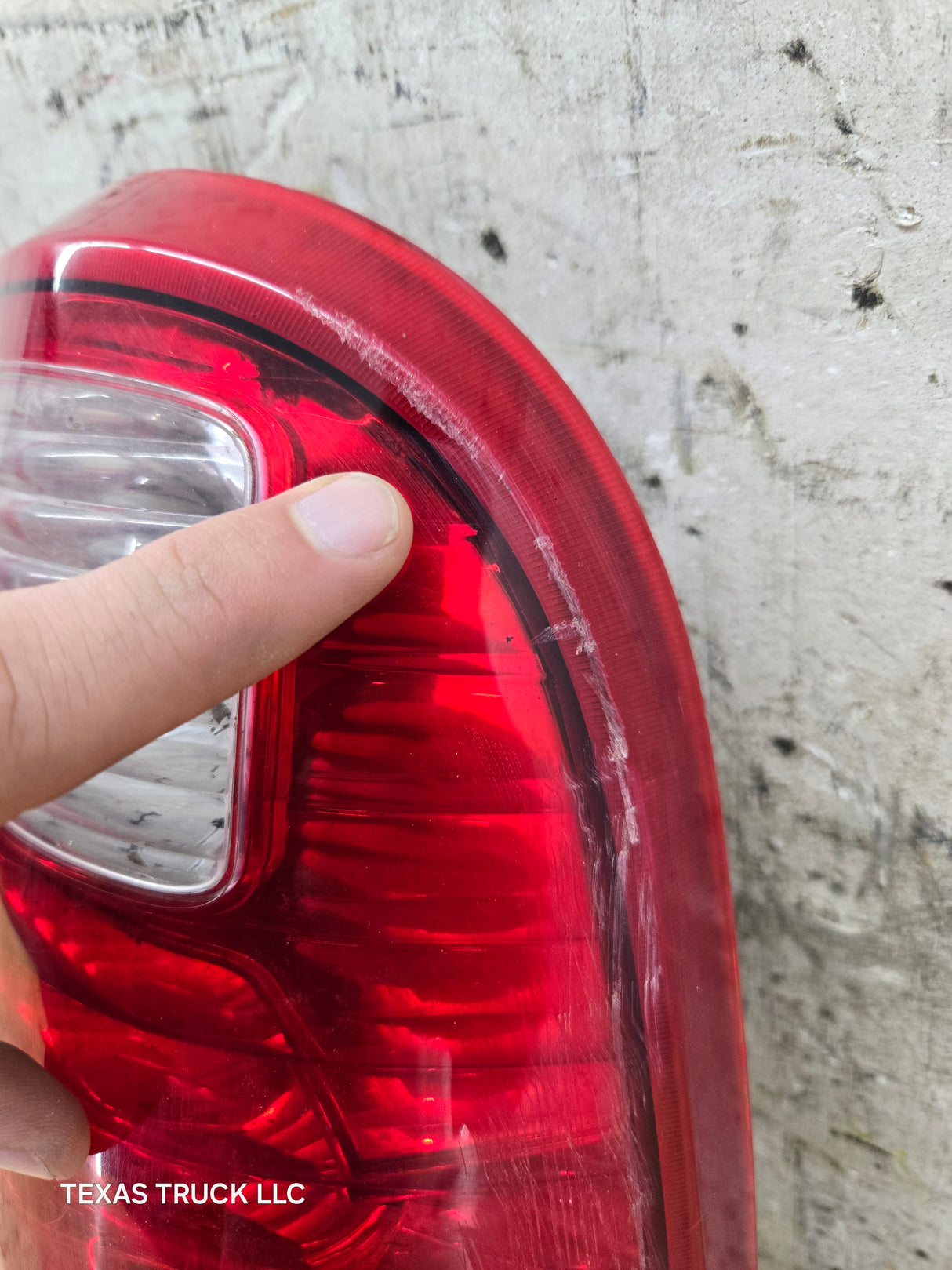 2008-2016 Ford Super Duty F250 F350 F450 F550 RH Passenger Side Tail Light