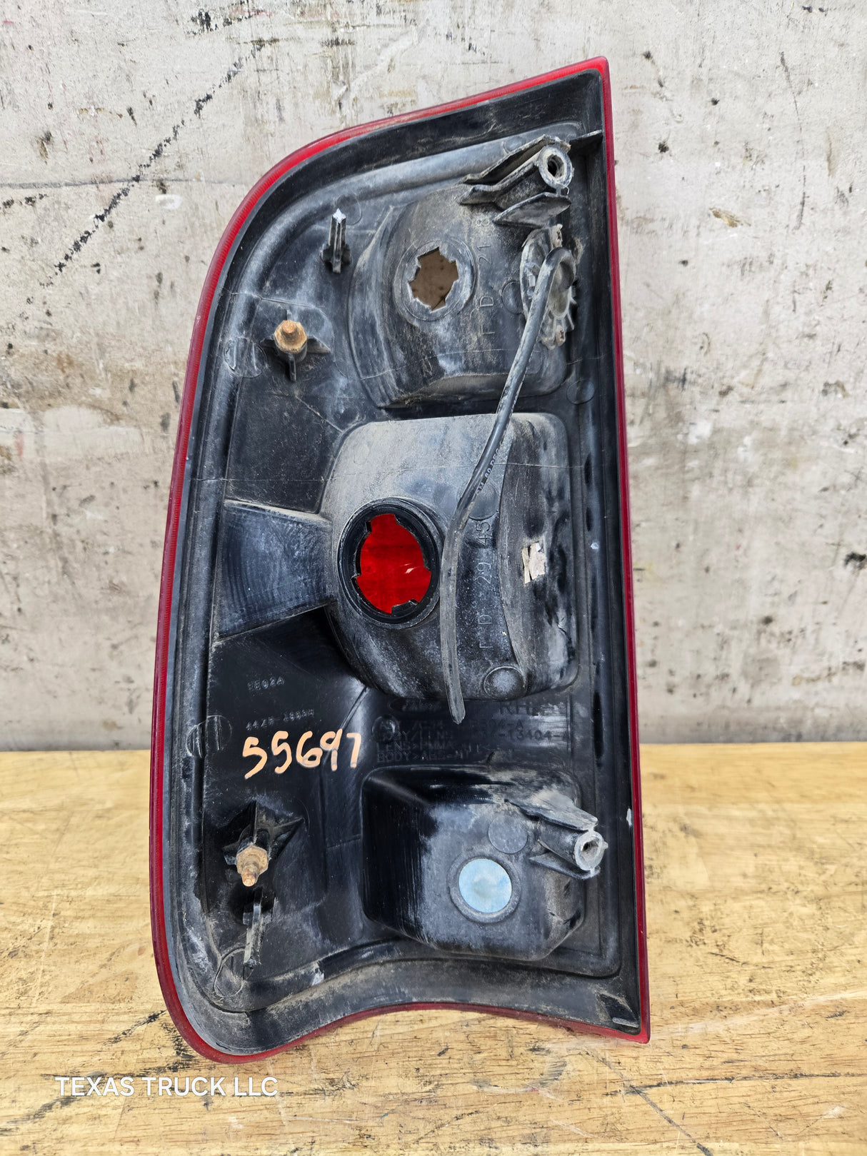 2008-2016 Ford Super Duty F250 F350 F450 F550 RH Passenger Side Tail Light