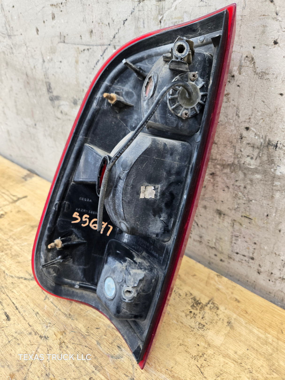 2008-2016 Ford Super Duty F250 F350 F450 F550 RH Passenger Side Tail Light