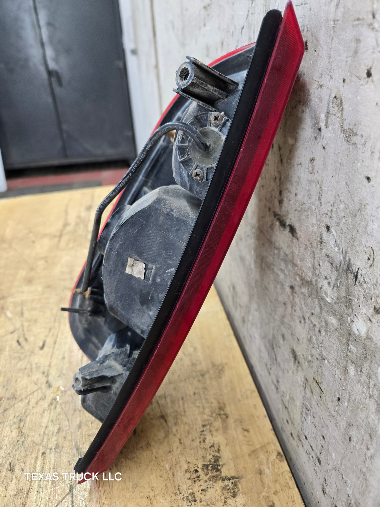 2008-2016 Ford Super Duty F250 F350 F450 F550 RH Passenger Side Tail Light