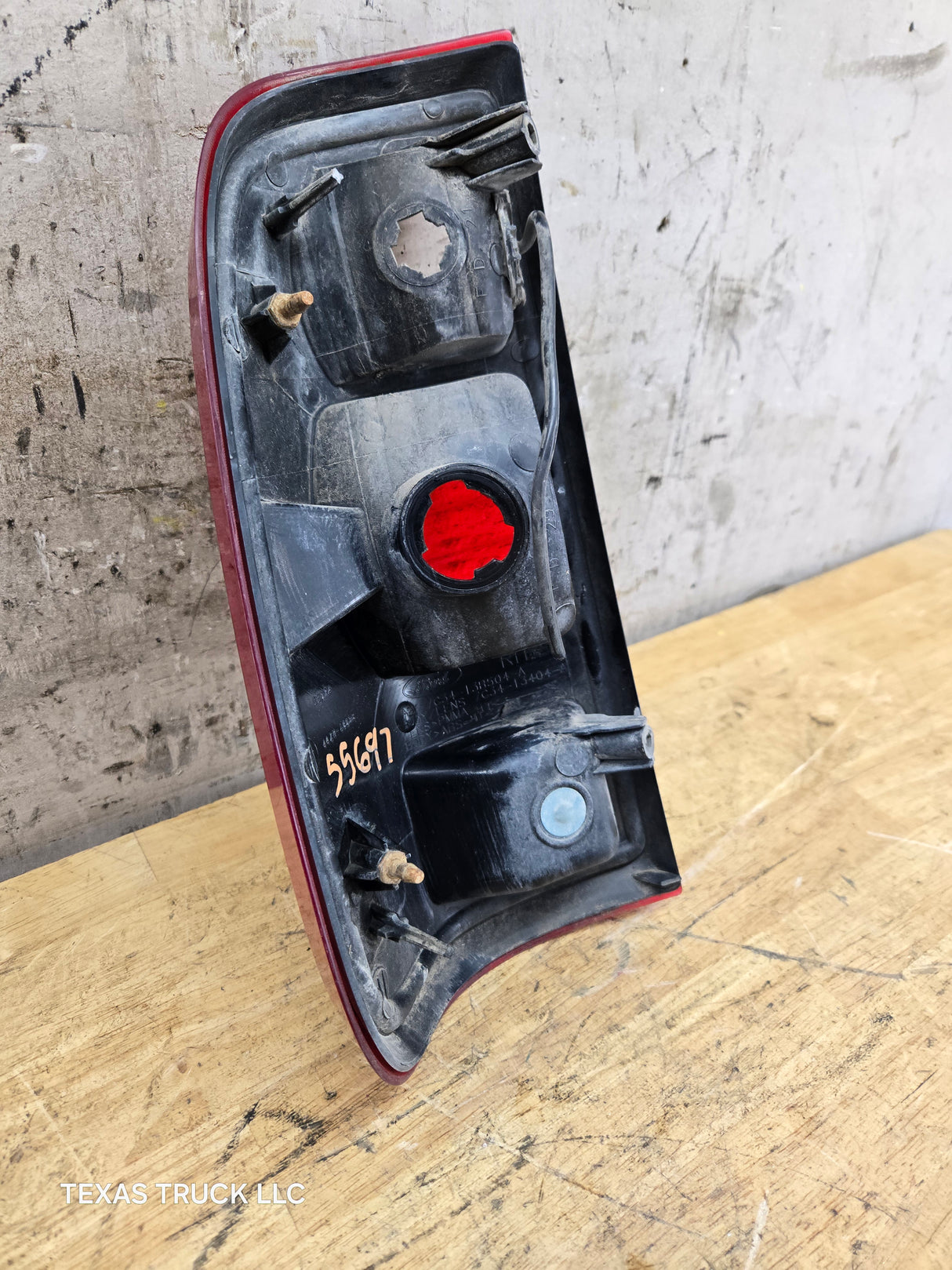 2008-2016 Ford Super Duty F250 F350 F450 F550 RH Passenger Side Tail Light