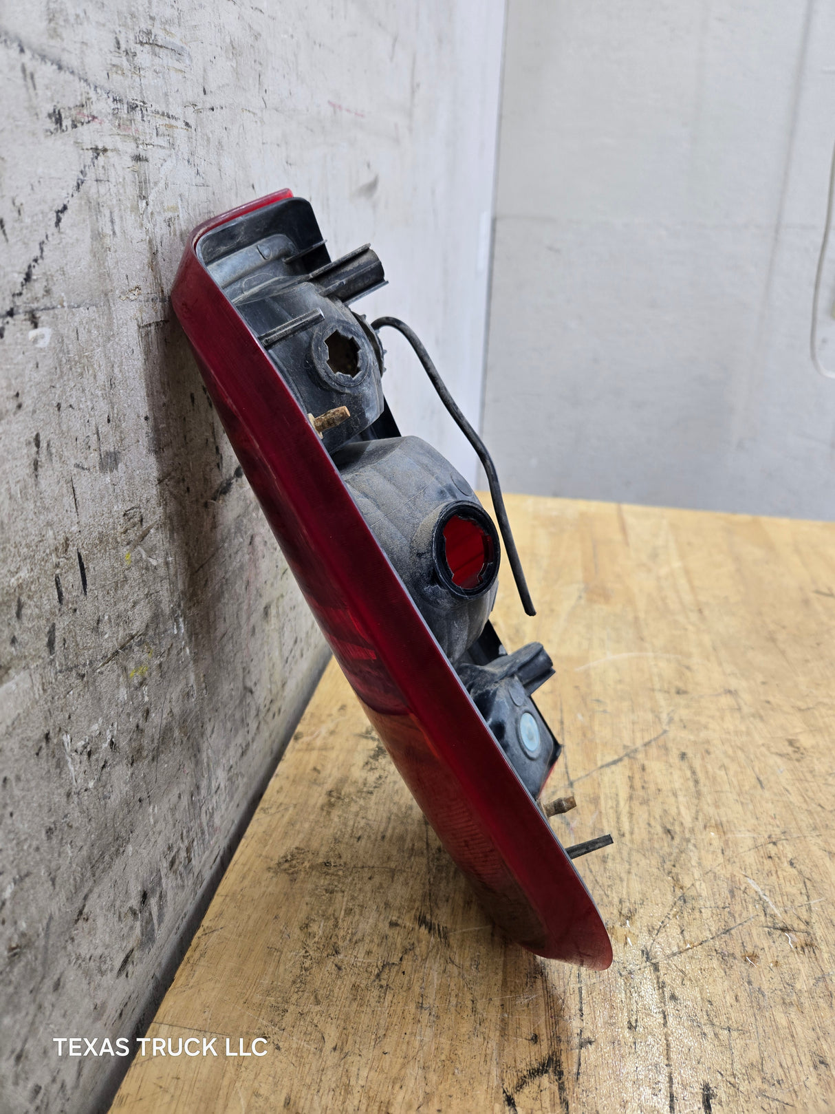 2008-2016 Ford Super Duty F250 F350 F450 F550 RH Passenger Side Tail Light