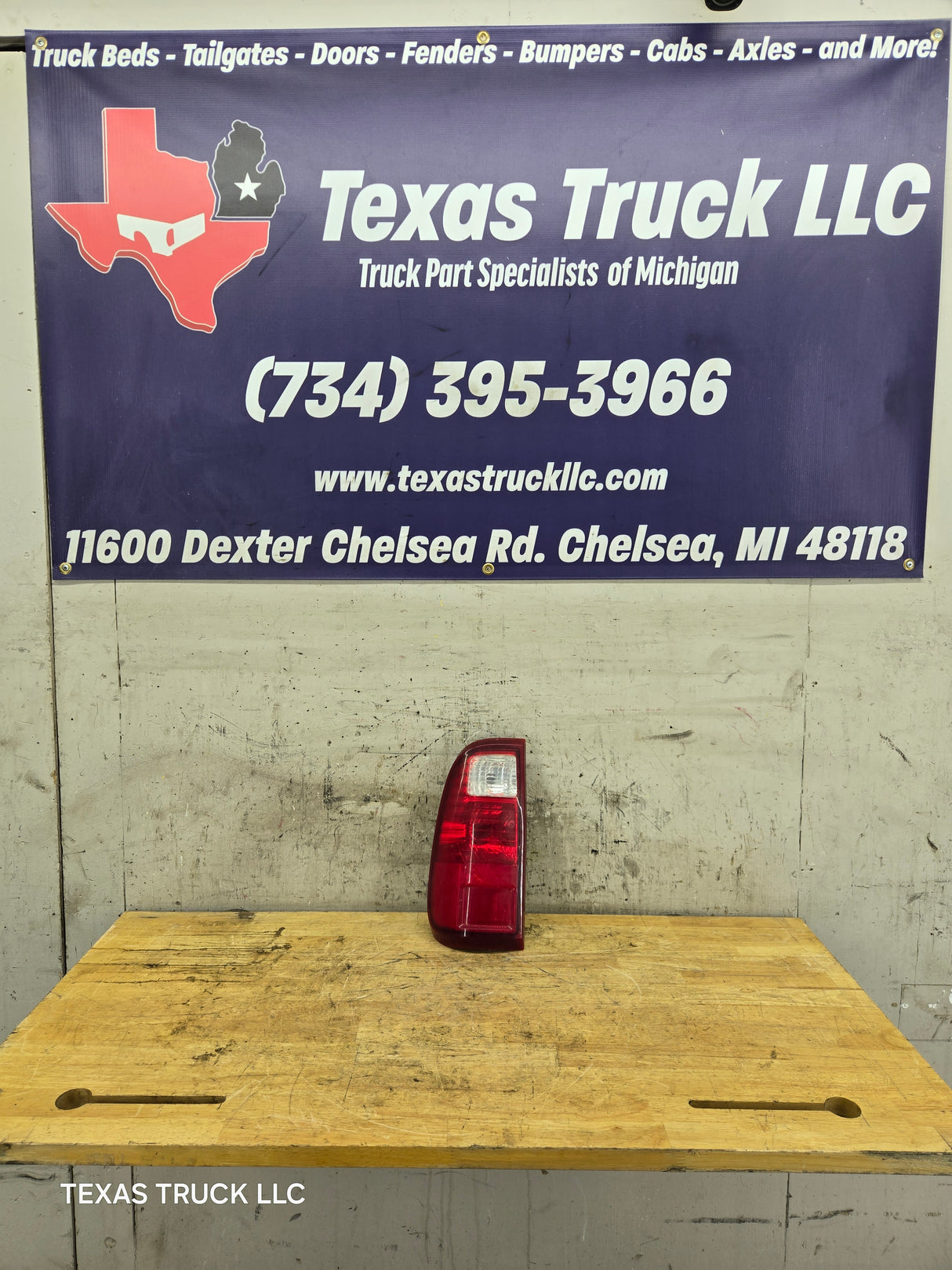 2008-2016 Ford Super Duty F250 F350 F450 F550 RH Passenger Side Tail Light
