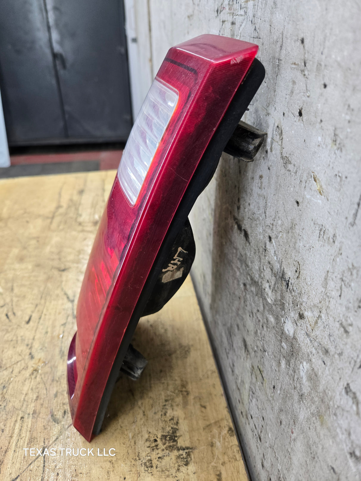 2008-2016 Ford Super Duty F250 F350 F450 F550 RH Passenger Side Tail Light