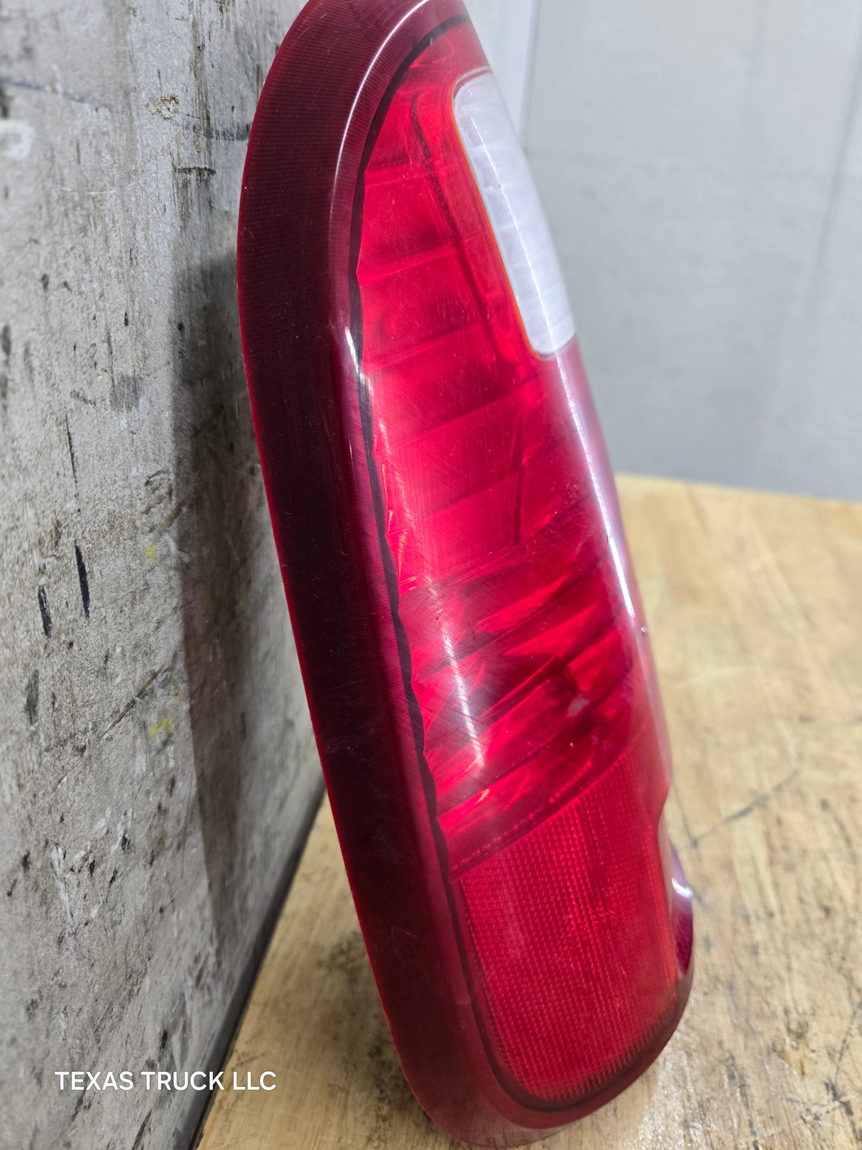 2008-2016 Ford Super Duty F250 F350 F450 F550 RH Passenger Side Tail Light