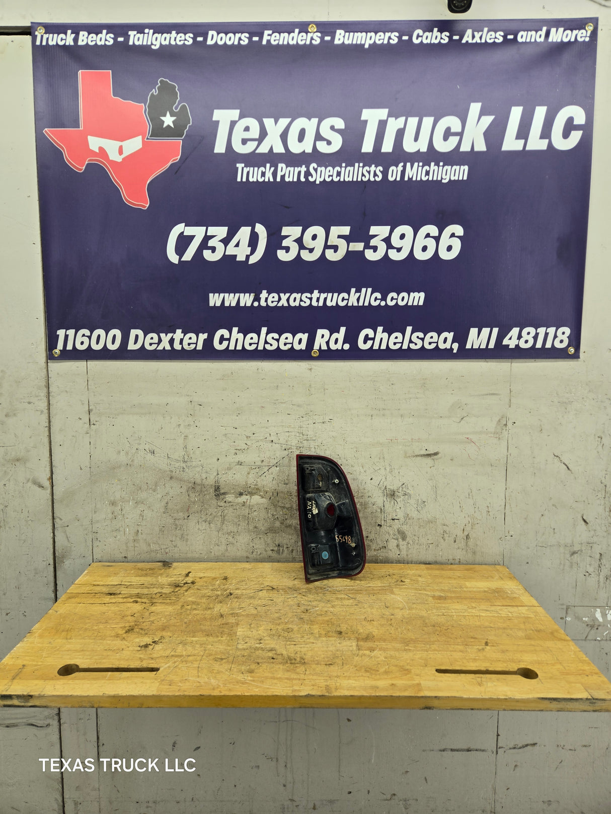 2008-2016 Ford Super Duty F250 F350 F450 F550 RH Passenger Side Tail Light