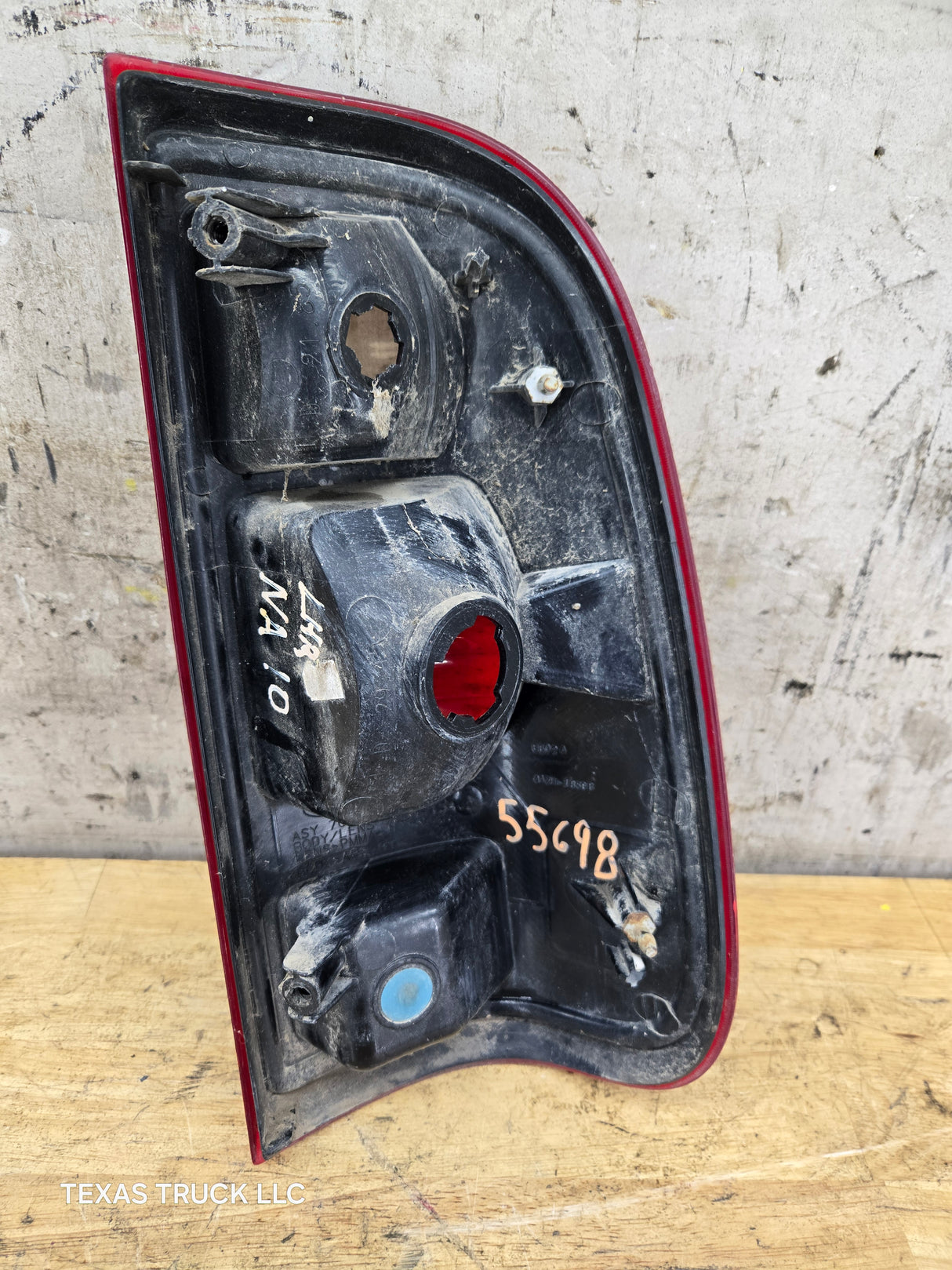 2008-2016 Ford Super Duty F250 F350 F450 F550 RH Passenger Side Tail Light