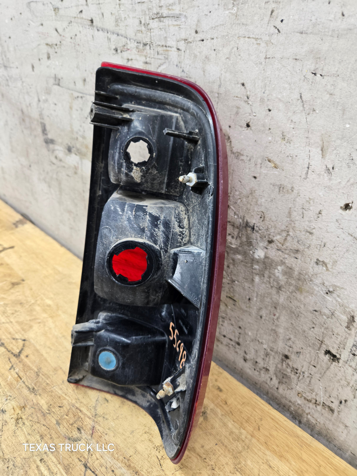 2008-2016 Ford Super Duty F250 F350 F450 F550 RH Passenger Side Tail Light