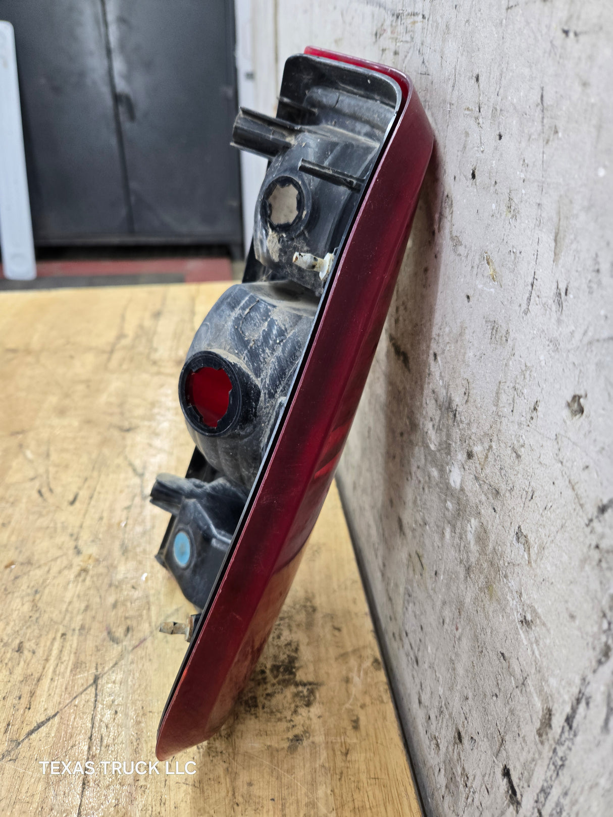 2008-2016 Ford Super Duty F250 F350 F450 F550 RH Passenger Side Tail Light