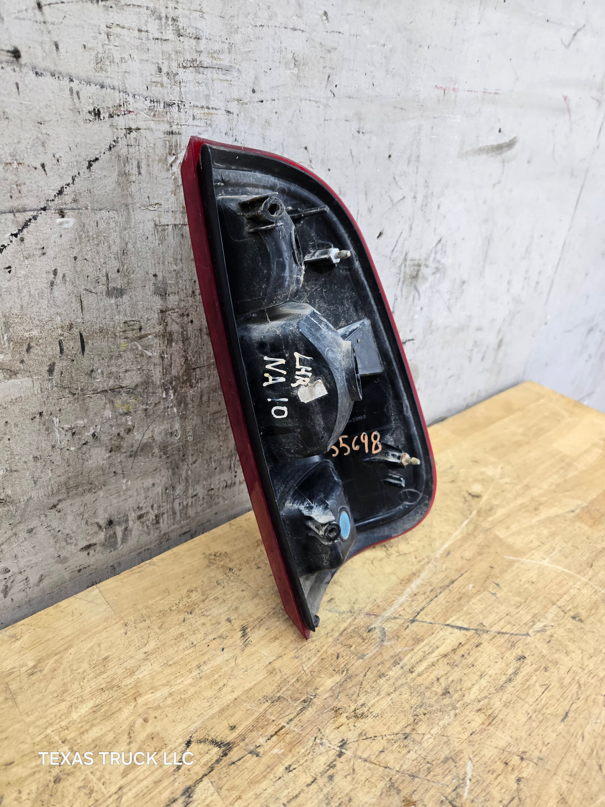 2008-2016 Ford Super Duty F250 F350 F450 F550 RH Passenger Side Tail Light