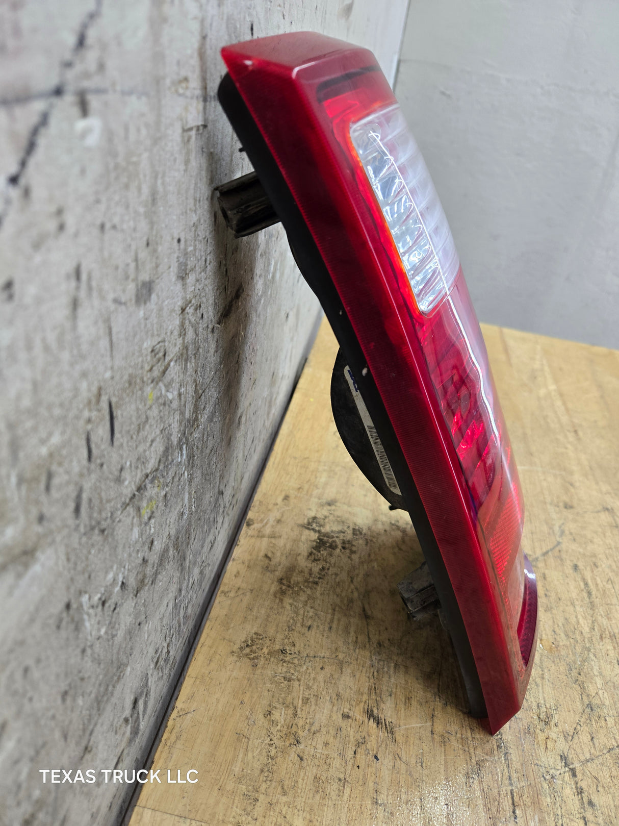 2008-2016 Ford Super Duty F250 F350 F450 F550 RH Passenger Side Tail Light