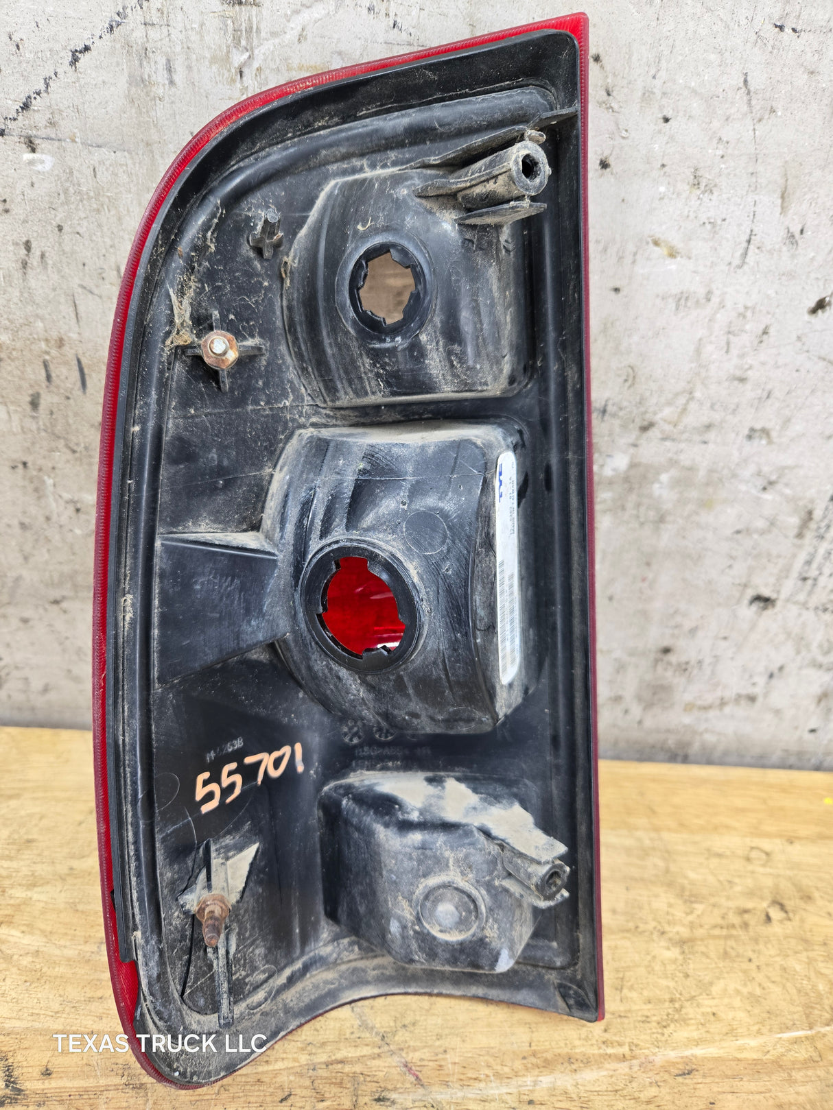 2008-2016 Ford Super Duty F250 F350 F450 F550 RH Passenger Side Tail Light