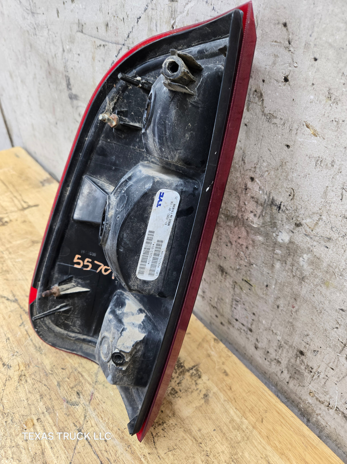 2008-2016 Ford Super Duty F250 F350 F450 F550 RH Passenger Side Tail Light