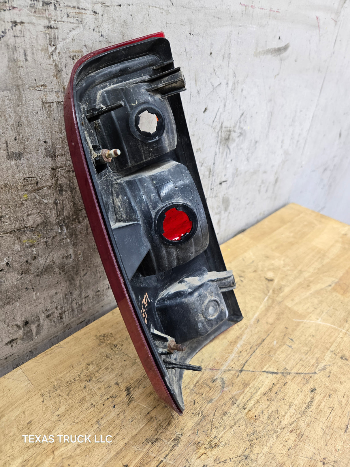 2008-2016 Ford Super Duty F250 F350 F450 F550 RH Passenger Side Tail Light