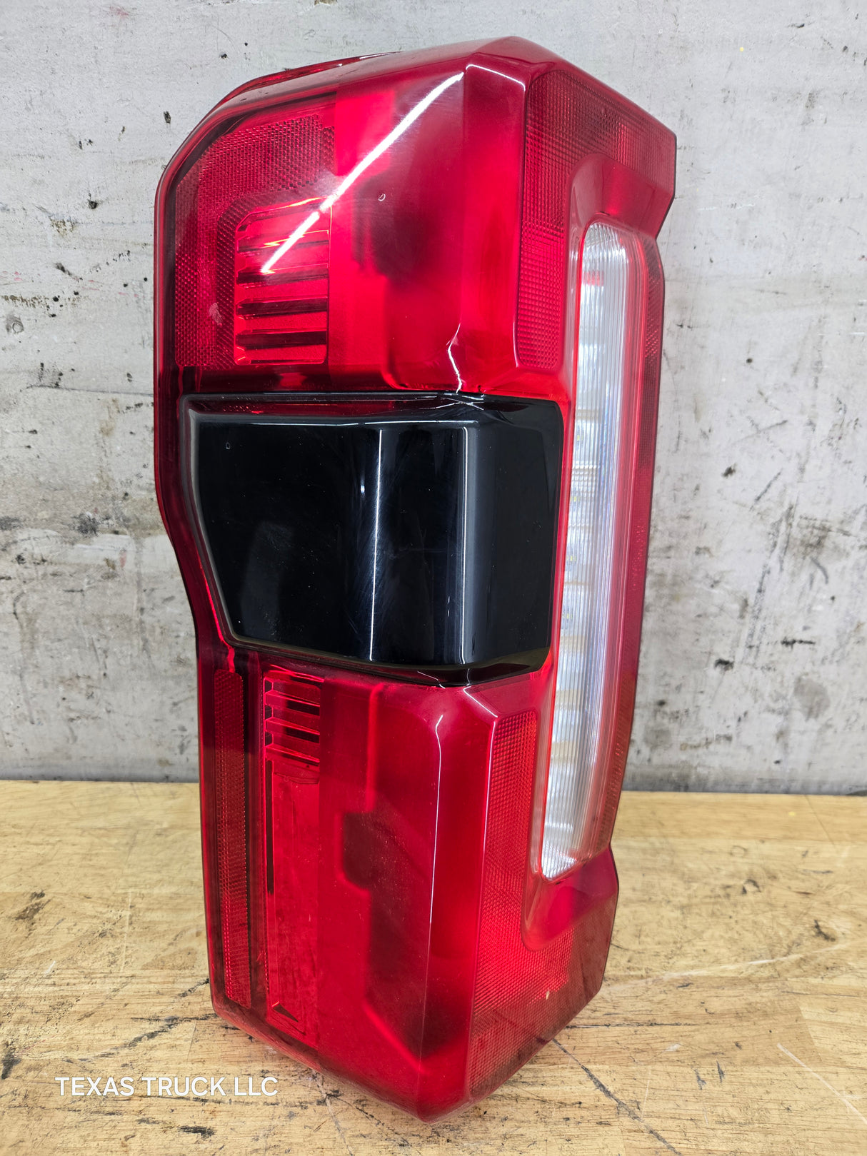 2023-2025 Ford Super Duty F250 F350 LH Driver Side Tail Light With Bliss PC3B-13B505-B