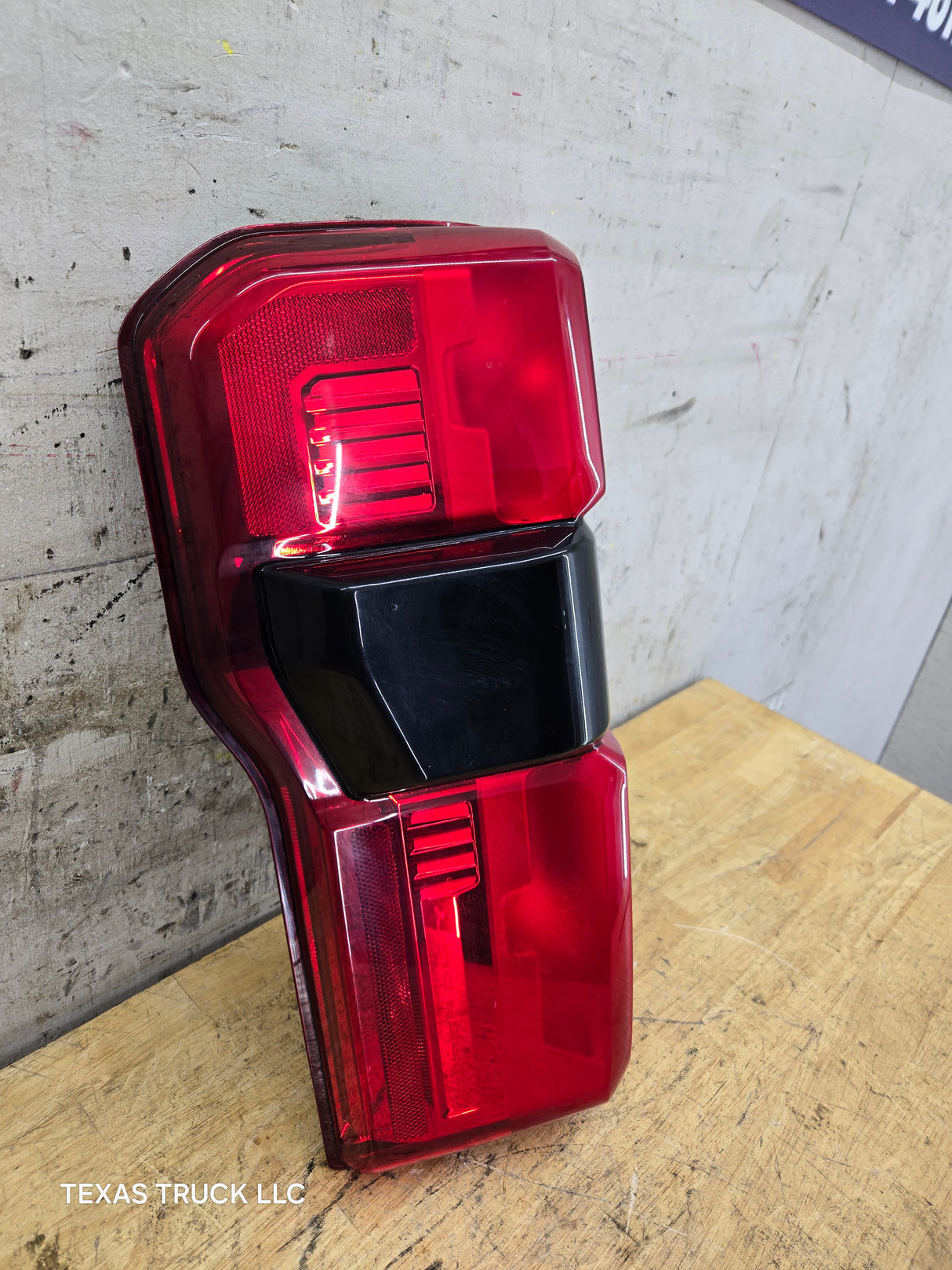 2023-2025 Ford Super Duty F250 F350 LH Driver Side Tail Light With Bliss PC3B-13B505-B