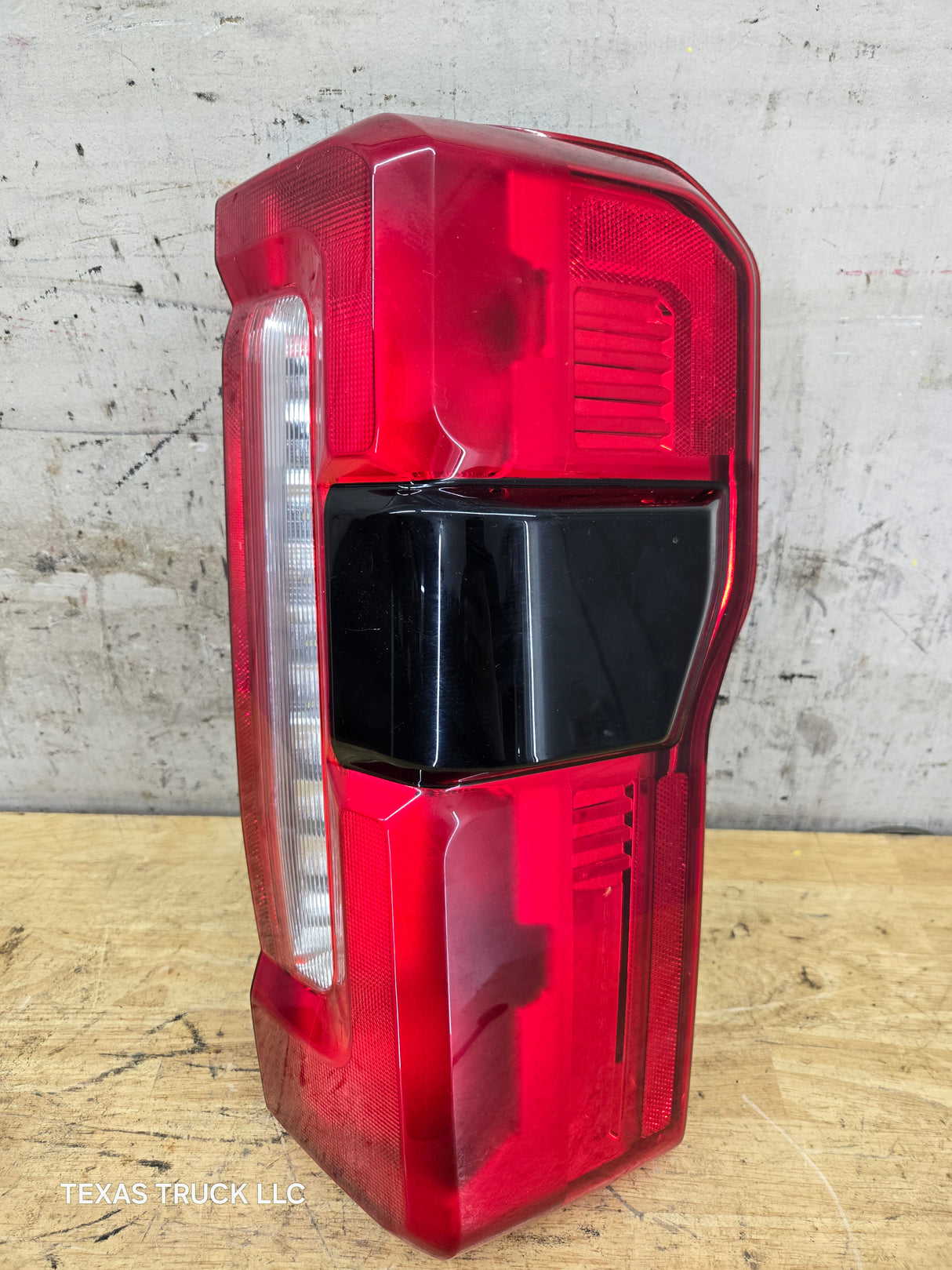 2023-2025 Ford Super Duty F250 F350 RH Passenger Side Tail Light With Bliss PC3B-13B504-B