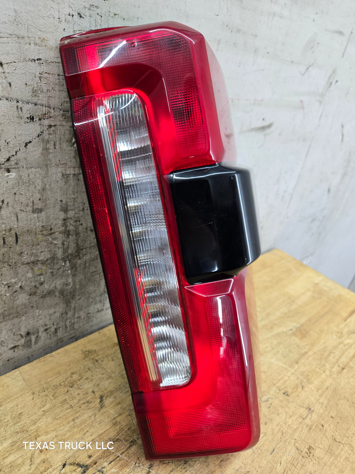 2023-2025 Ford Super Duty F250 F350 RH Passenger Side Tail Light With Bliss PC3B-13B504-B