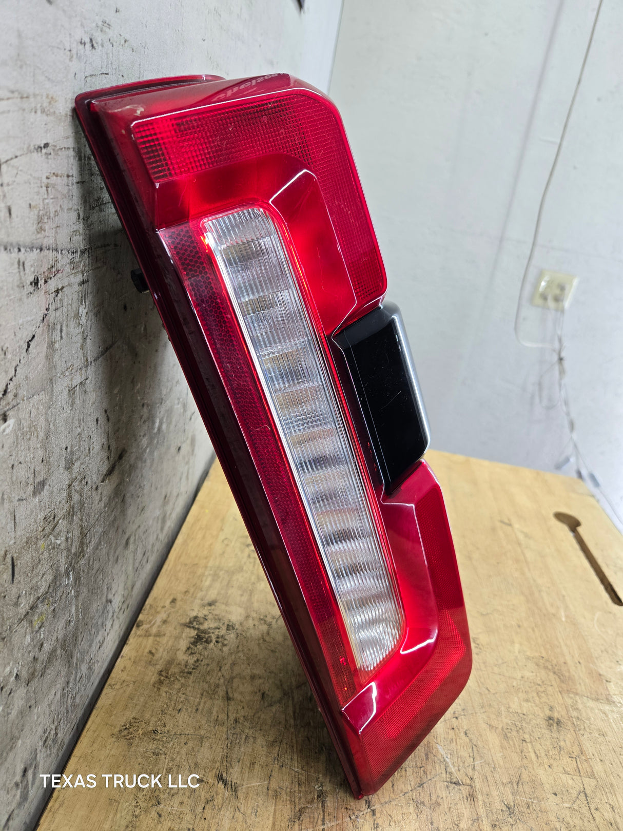 2023-2025 Ford Super Duty F250 F350 RH Passenger Side Tail Light With Bliss PC3B-13B504-B