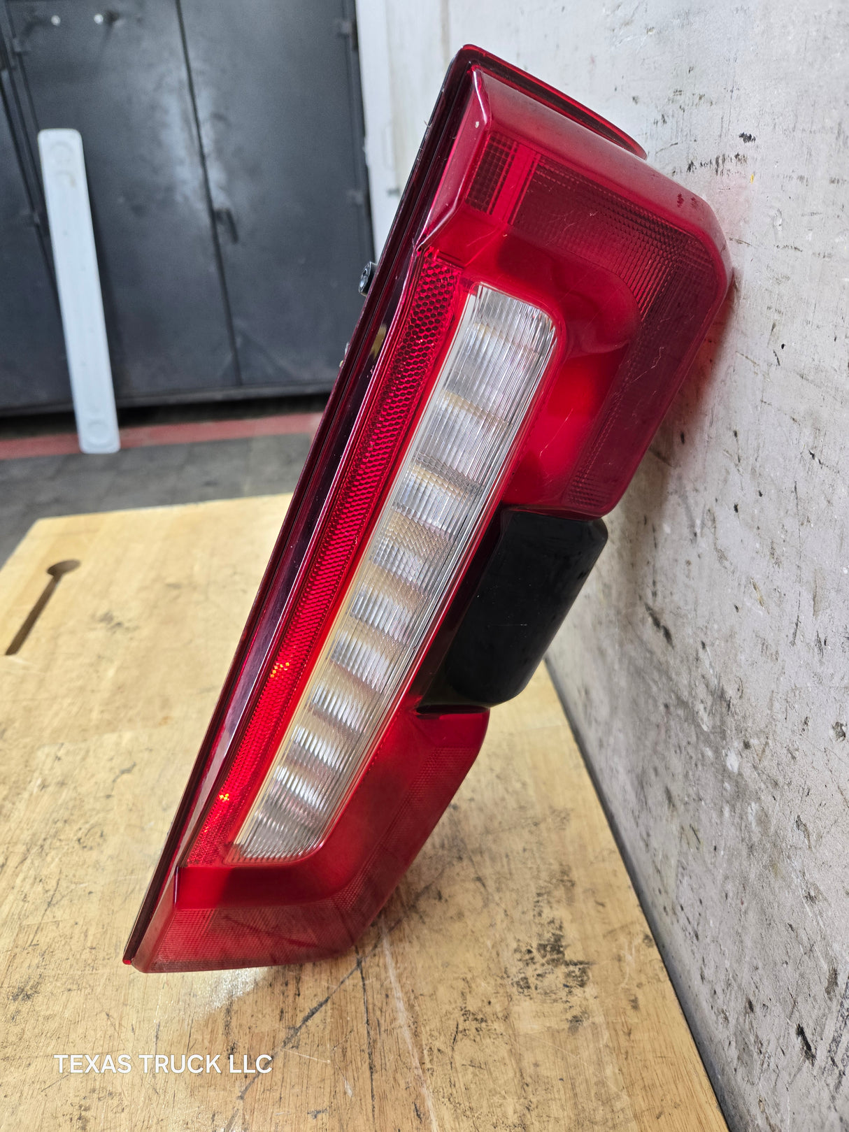 2023-2025 Ford Super Duty F250 F350 RH Passenger Side Tail Light With Bliss PC3B-13B504-B