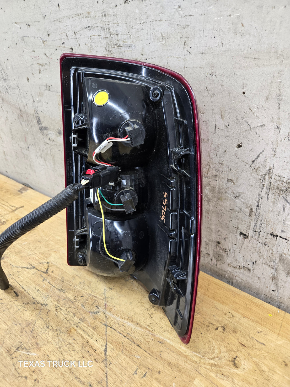 2019-2025 5th Gen Dodge Ram 2500 3500 LH Driver Side Tail Light Halogen 68361715AE