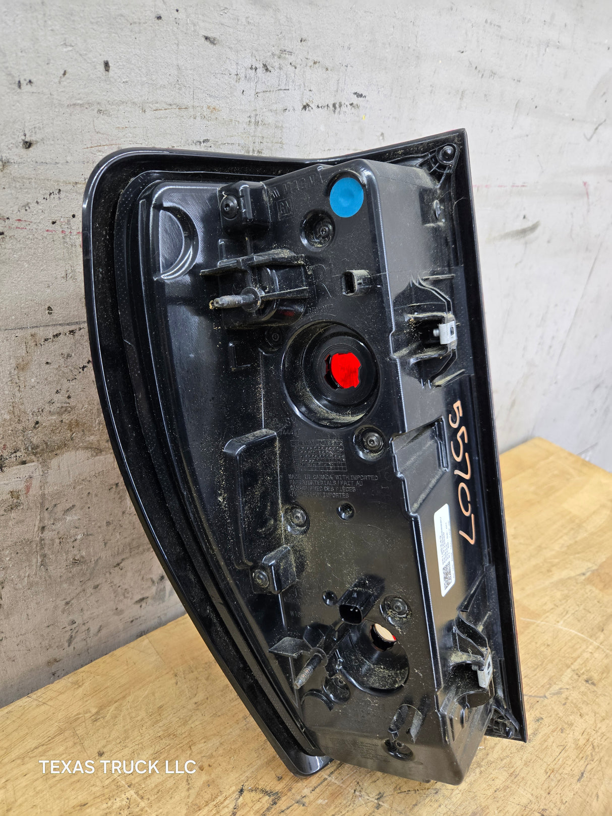 2019-2023 GMC Sierra 1500 2500 3500 HD RH Passenger Side Tail Light 85105349