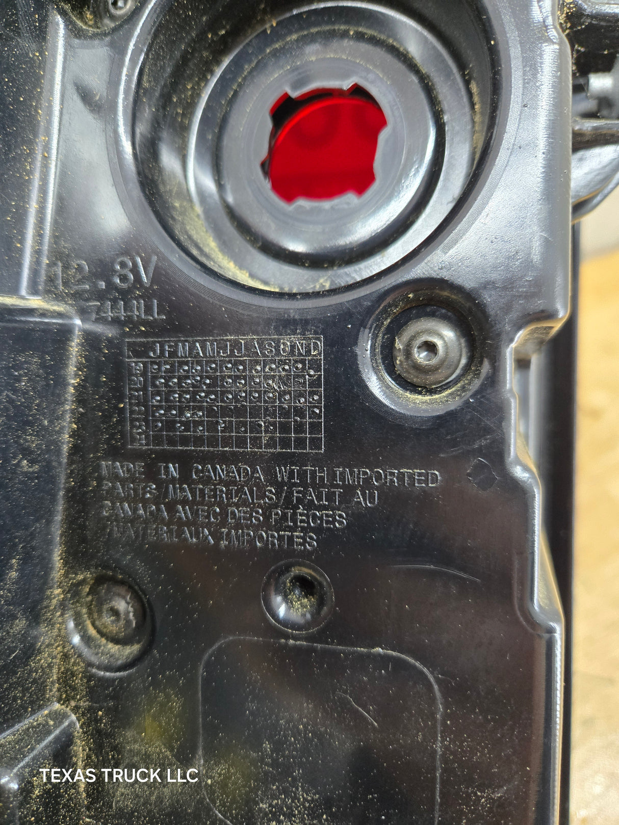 2019-2023 GMC Sierra 1500 2500 3500 HD RH Passenger Side Tail Light 85105349